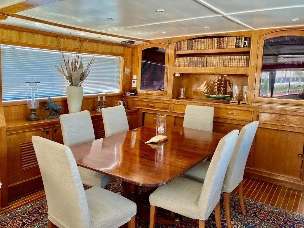 Living room in Mälardrottningen Yacht Hotel