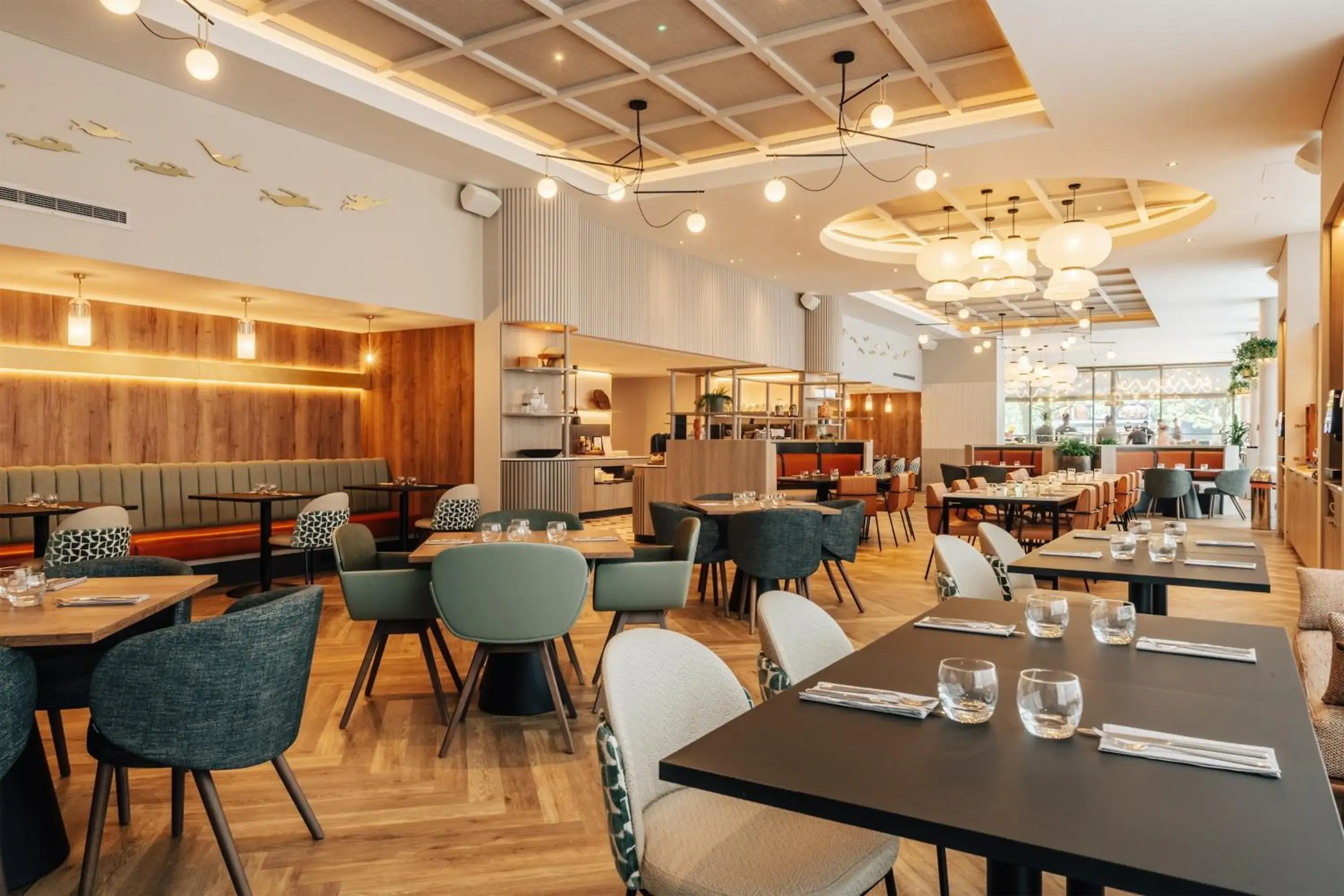 Restaurant/places to eat in Crowne Plaza London - Docklands by IHG Restaurant/places to eat in Crowne Plaza London - Docklands by IHG
