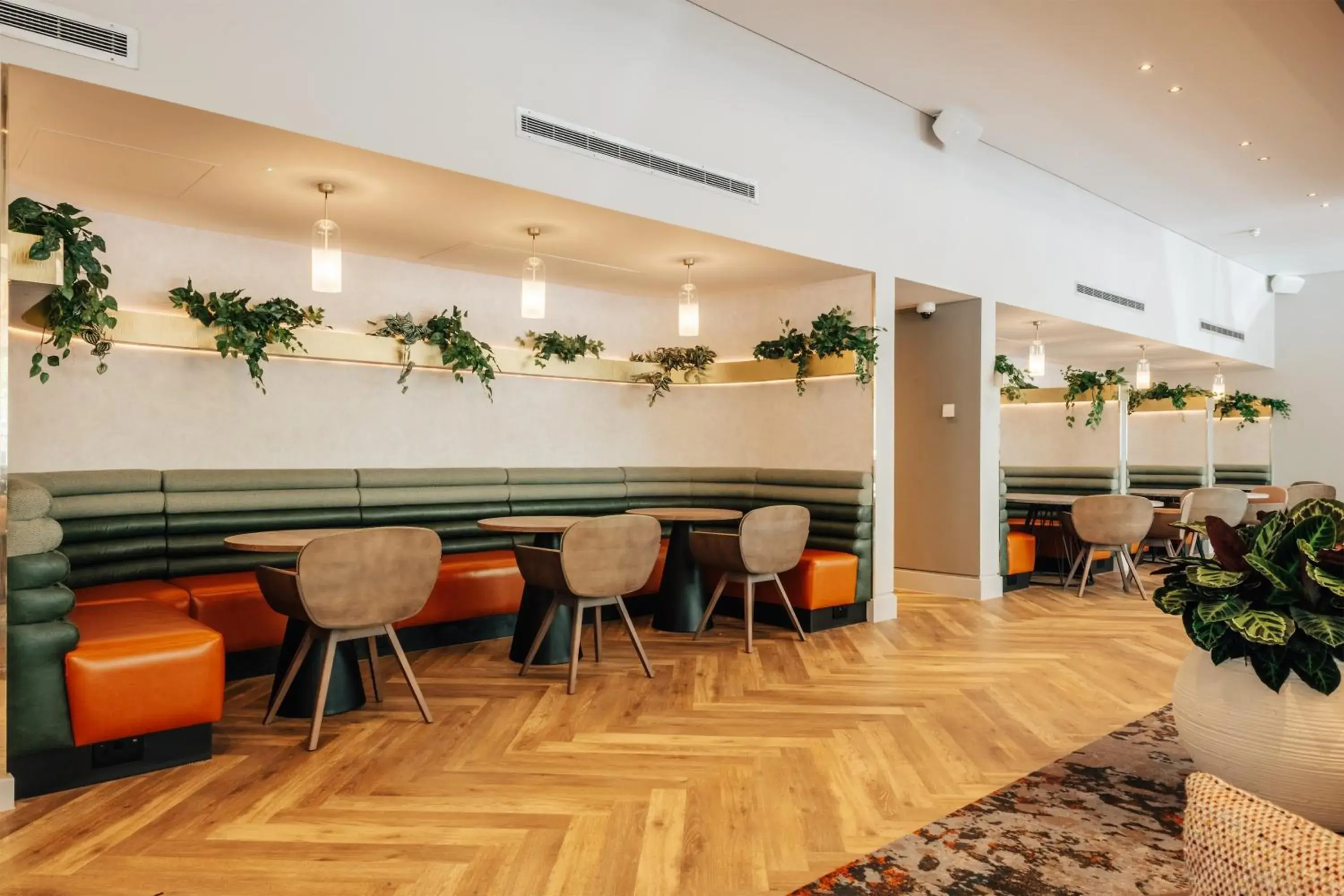 Restaurant/places to eat in Crowne Plaza London - Docklands by IHG Restaurant/places to eat in Crowne Plaza London - Docklands by IHG