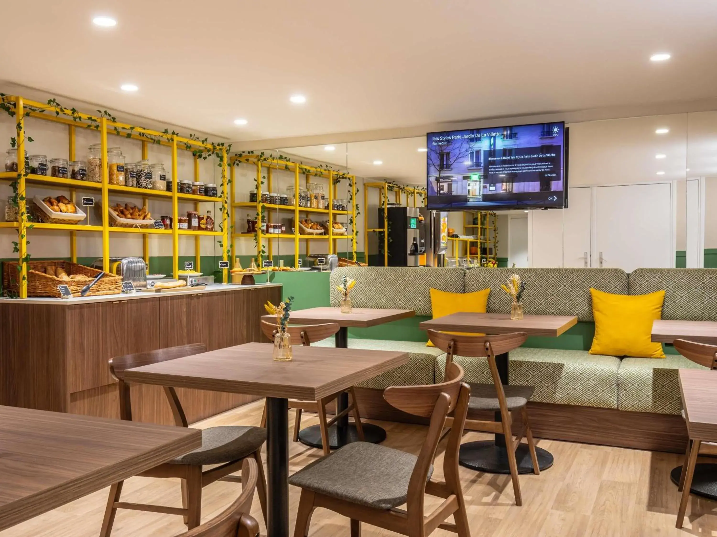 Property building in Ibis Styles Paris Jardin de la Villette - Rénové en 2025 Property building in Ibis Styles Paris Jardin de la Villette - Rénové en 2025