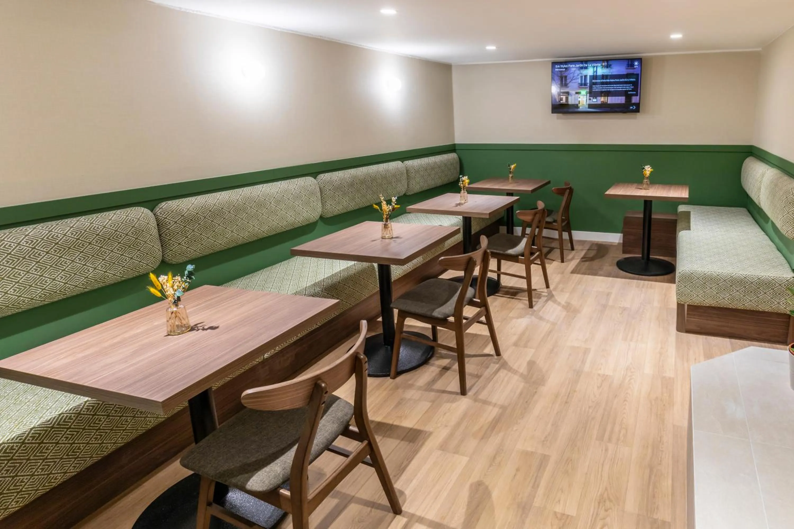 Breakfast in Ibis Styles Paris Jardin de la Villette - Rénové en 2025