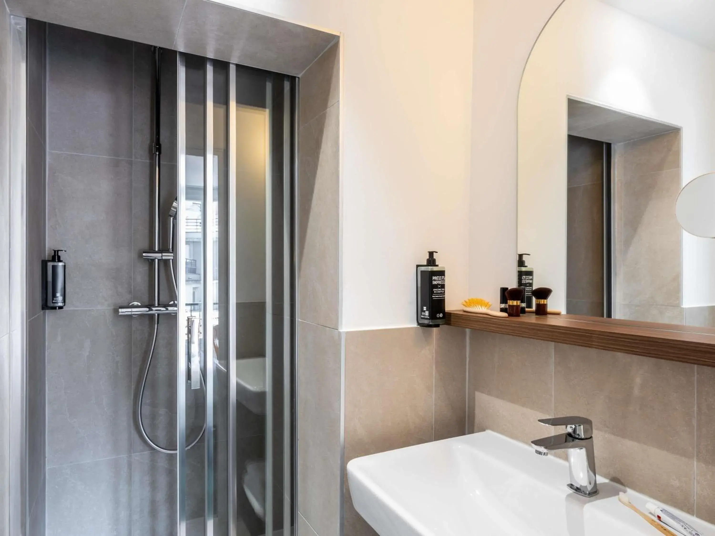 Property building in Ibis Styles Paris Jardin de la Villette - Rénové en 2025 Property building in Ibis Styles Paris Jardin de la Villette - Rénové en 2025