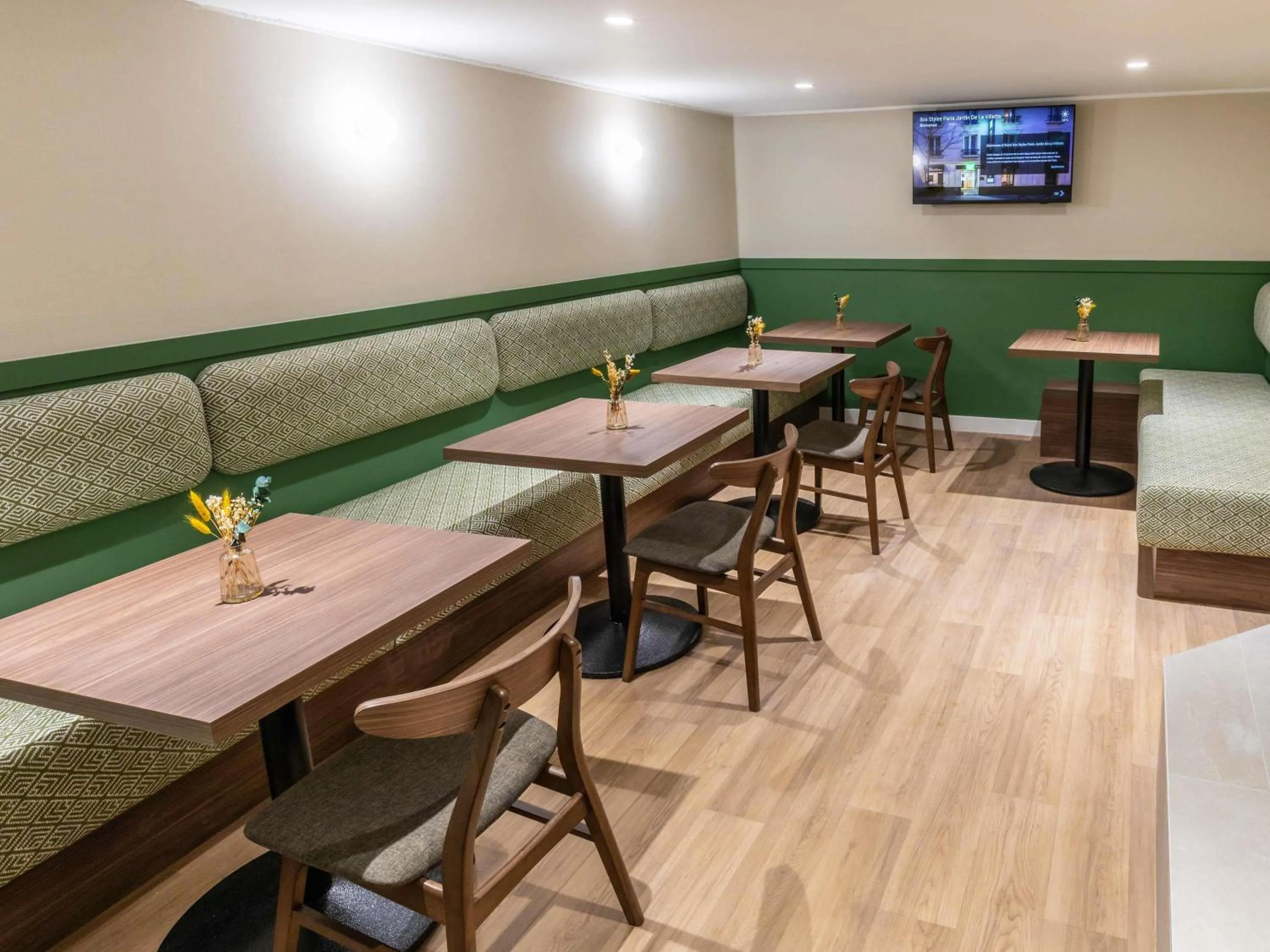 Breakfast in Ibis Styles Paris Jardin de la Villette - Rénové en 2025