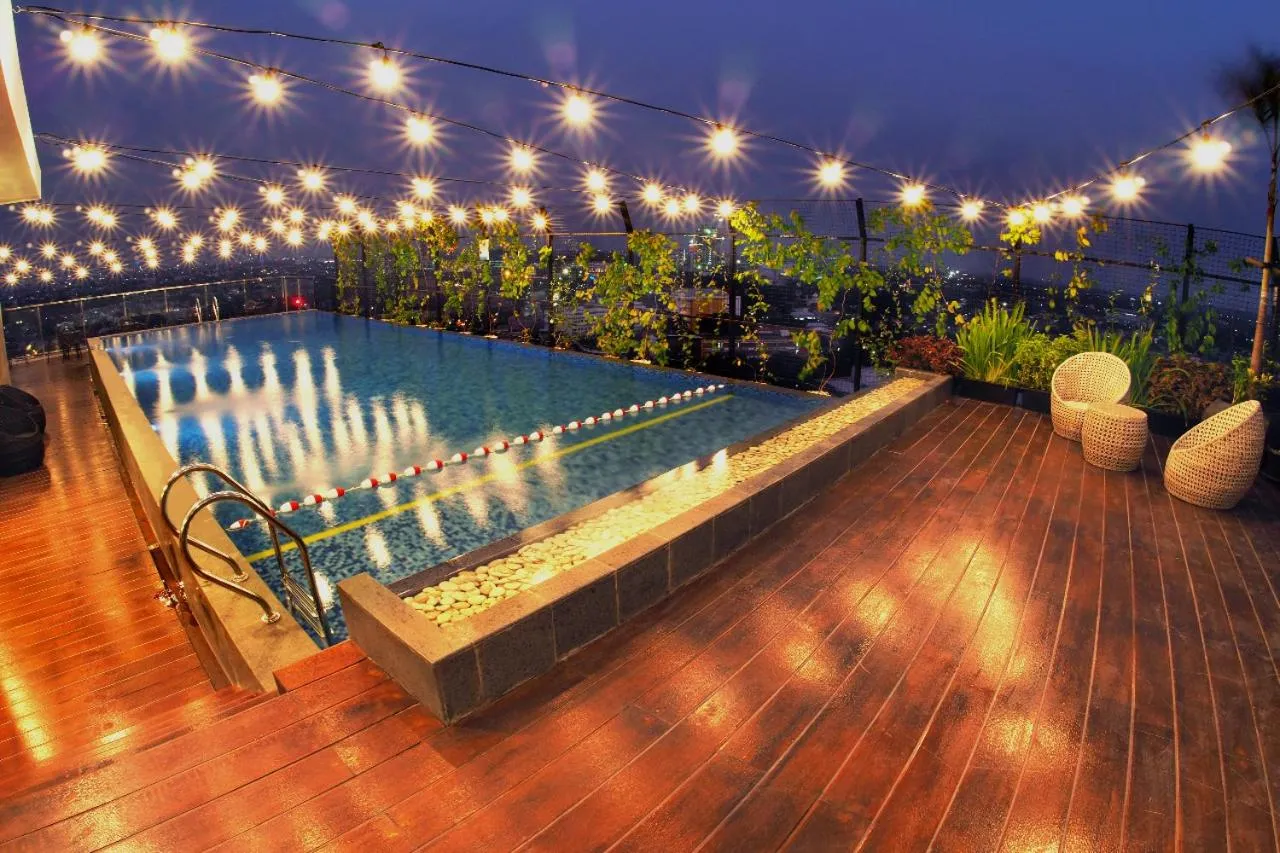 Swimming pool in Aviary Bintaro