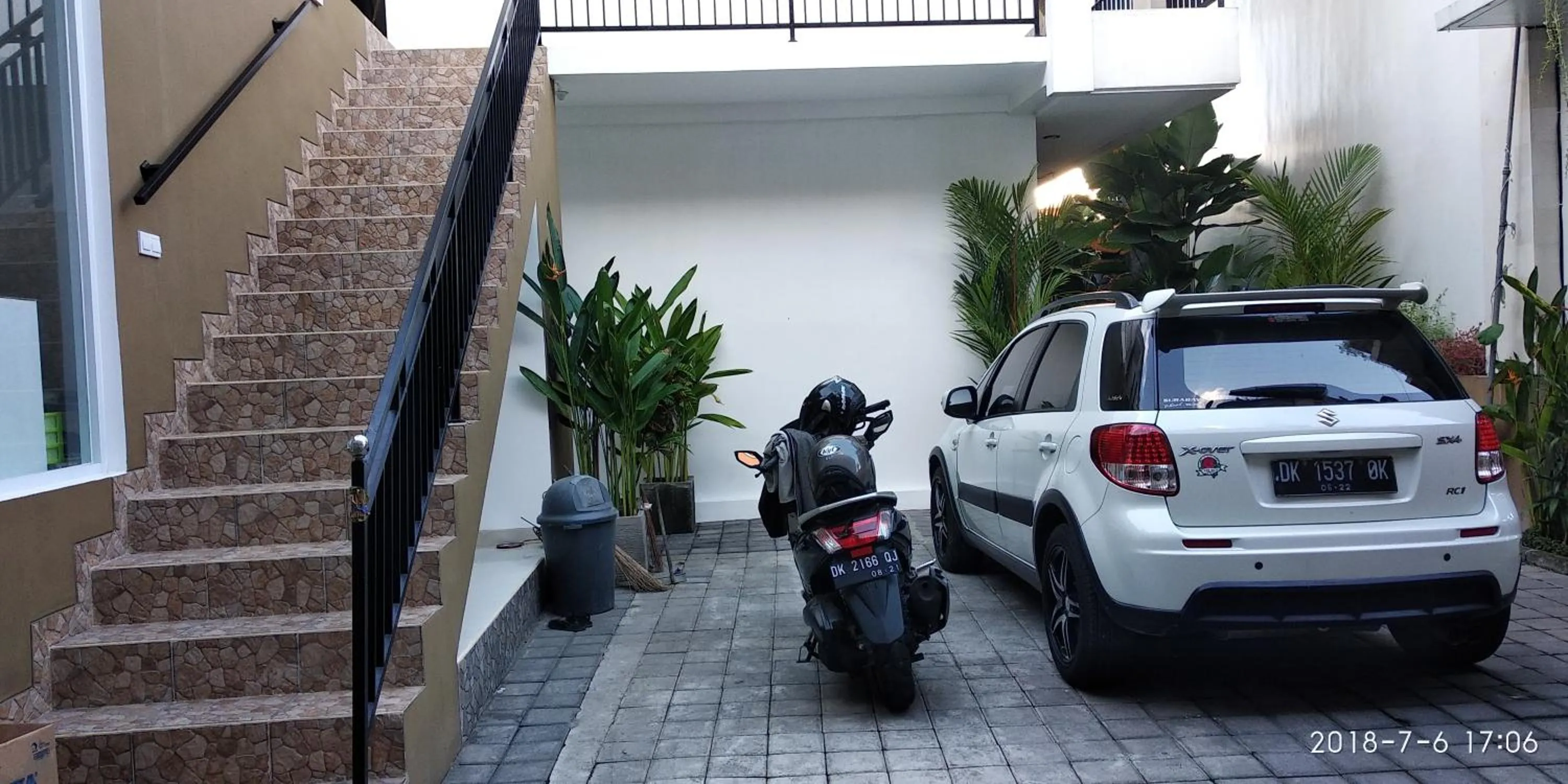 Facade/entrance in D'Pande Kuta