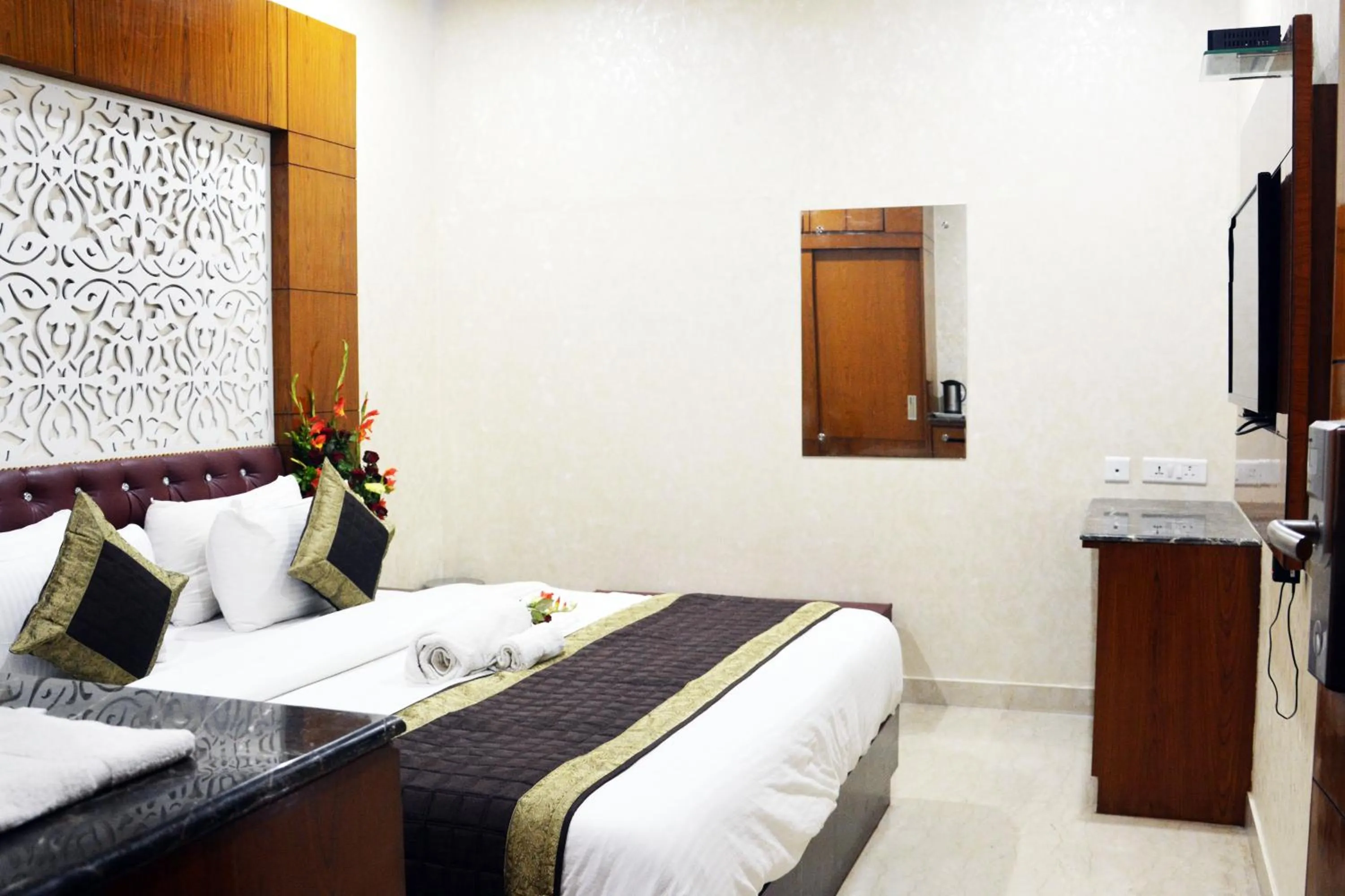Photo of the whole room, Bed in Trinity Corporate Udyog Vihar