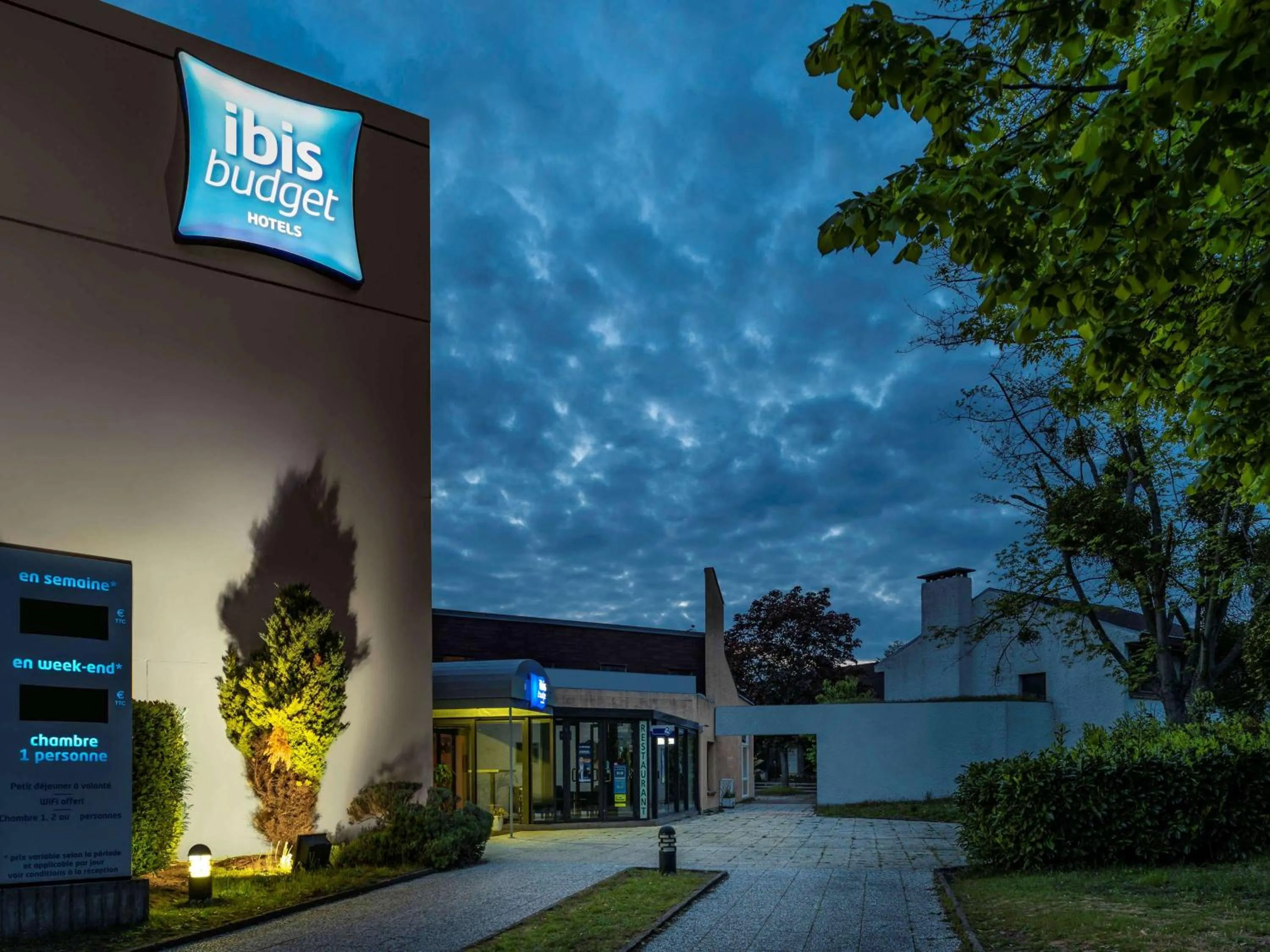Property building in ibis budget Saint-Ouen-l'Aumône