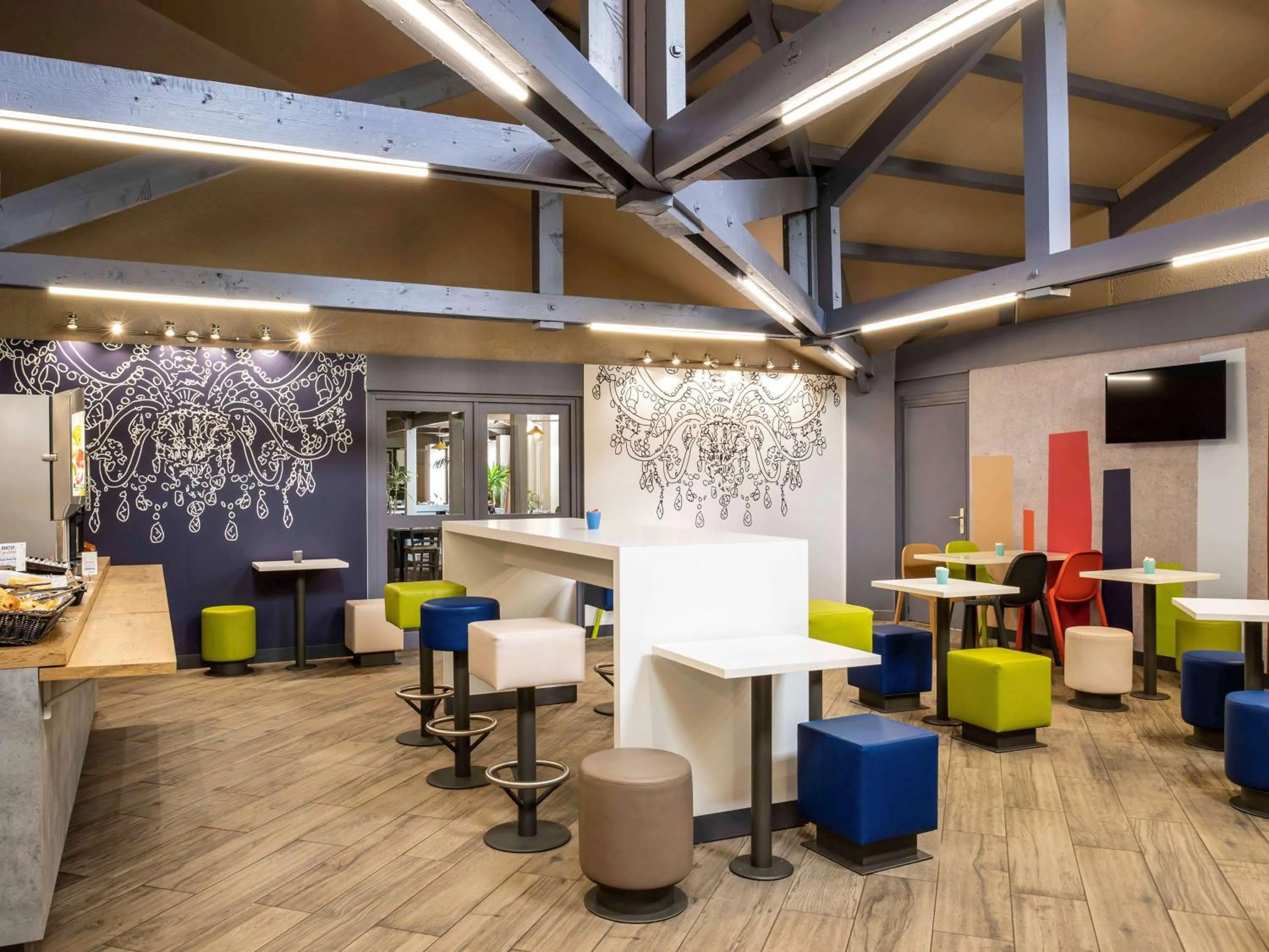 Property building in ibis budget Saint-Ouen-l'Aumône