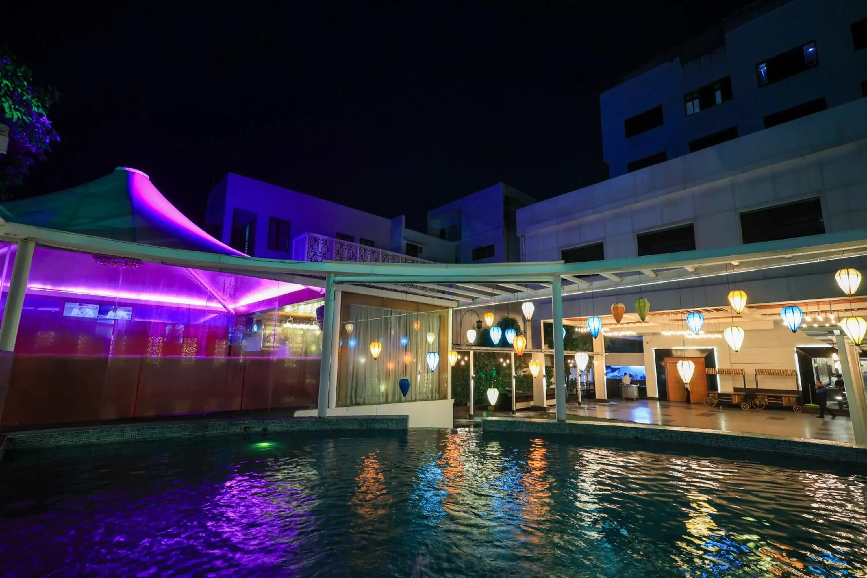 Swimming pool in Hotel Royal Cliff Swimming pool in Hotel Royal Cliff