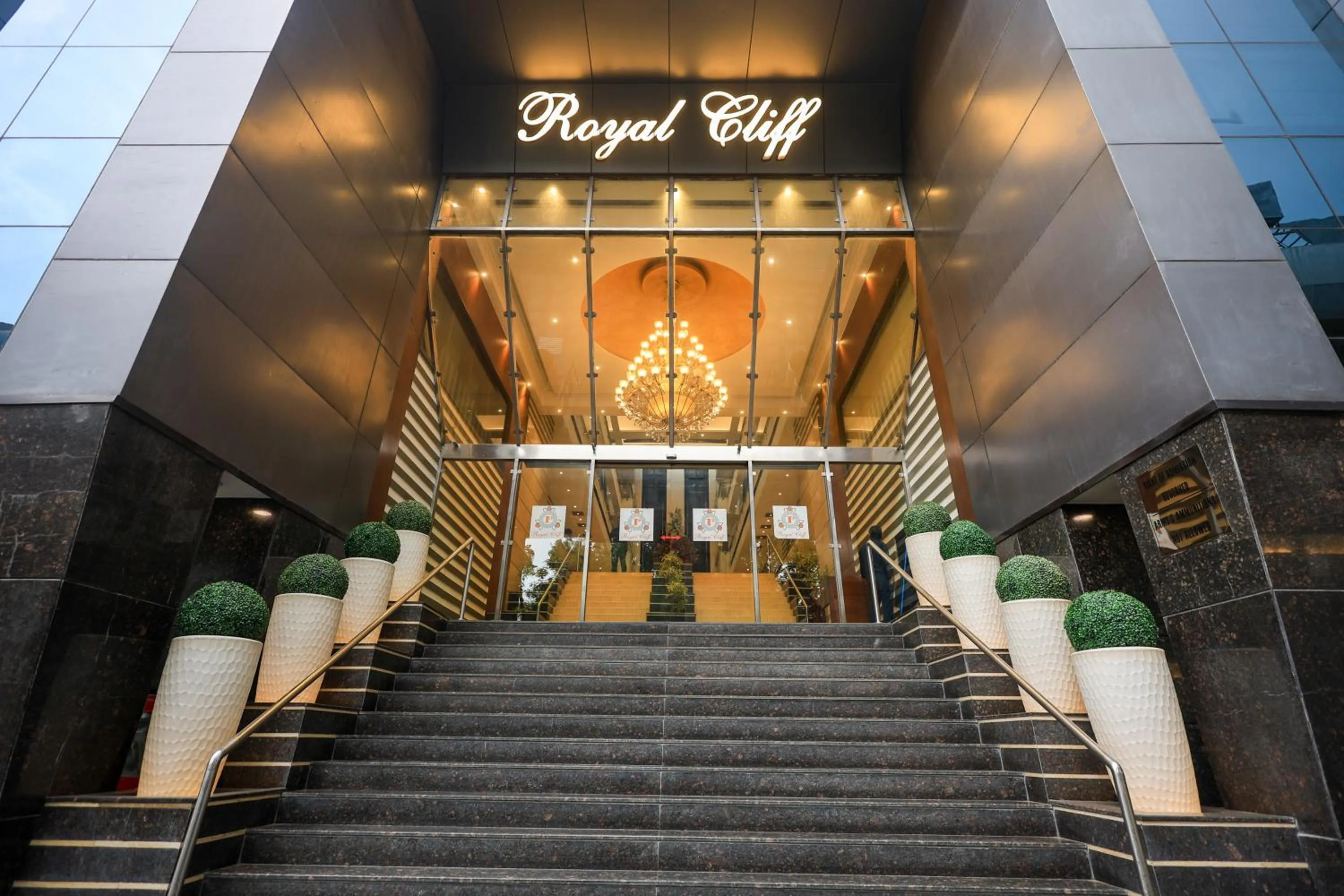 Facade/entrance in Hotel Royal Cliff