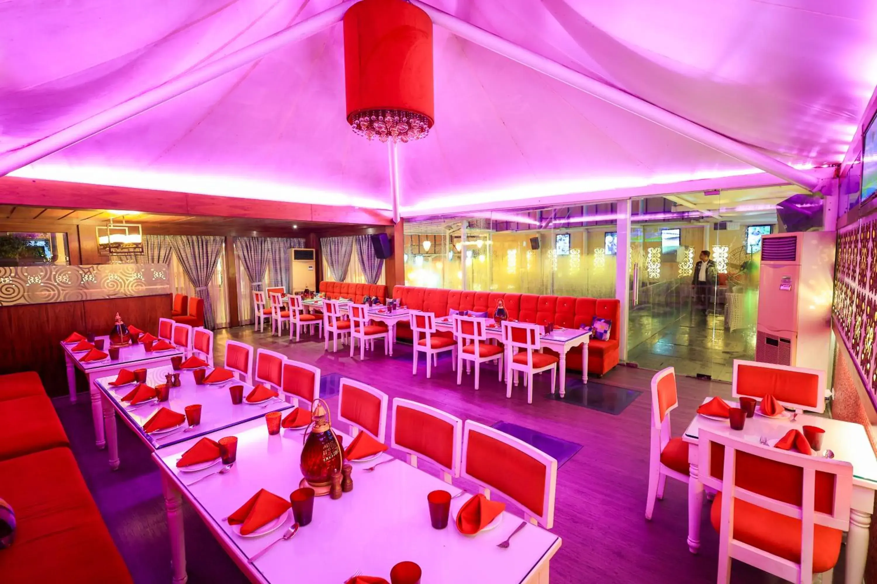 Restaurant/places to eat in Hotel Royal Cliff Restaurant/places to eat in Hotel Royal Cliff