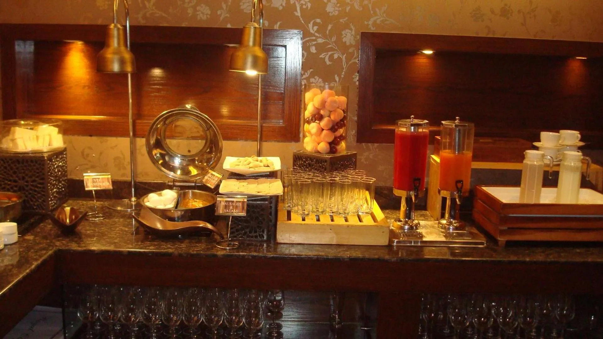 Food and drinks in Hotel Royal Cliff