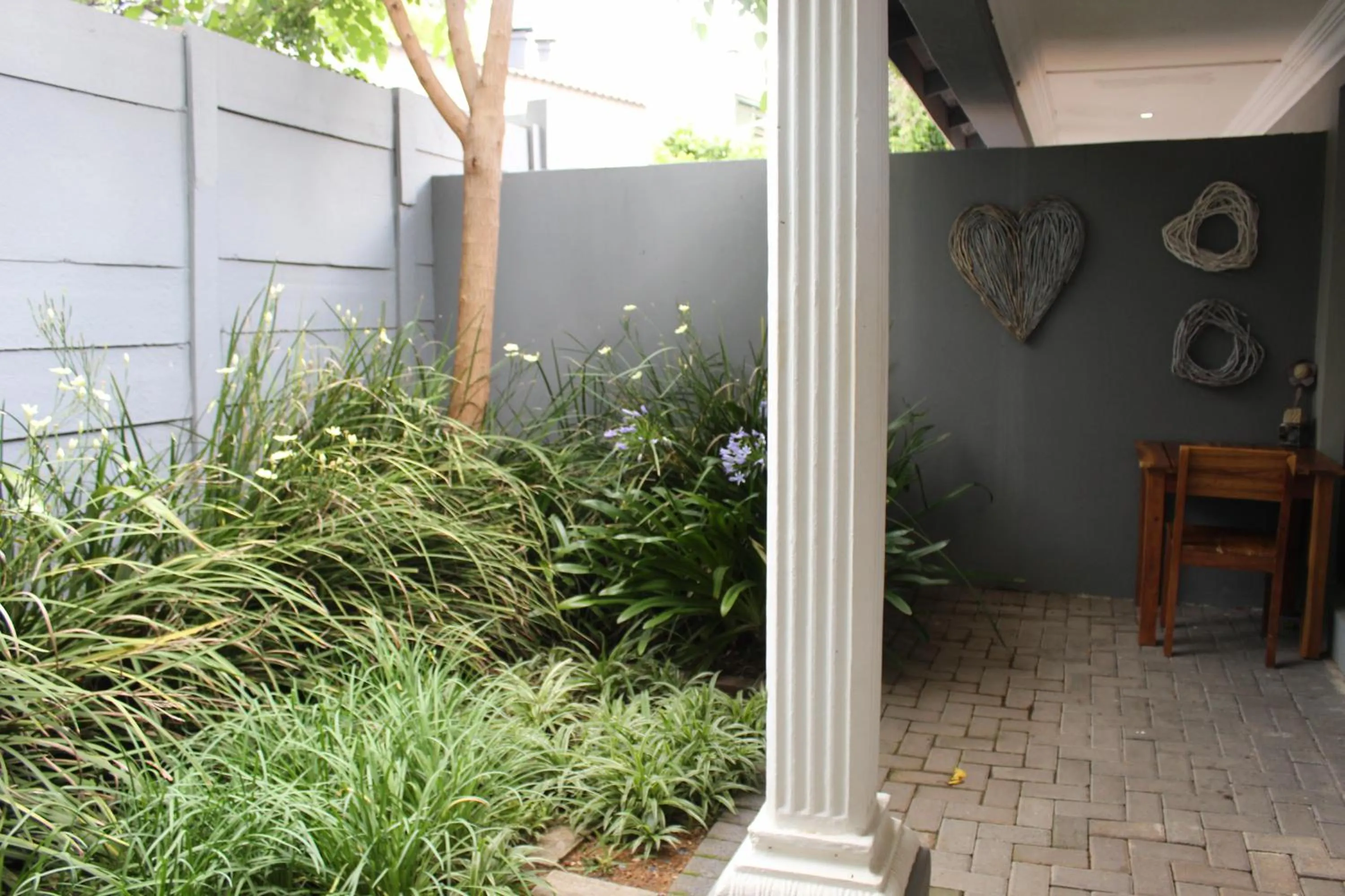 Facade/entrance in Casa Cara Guest House