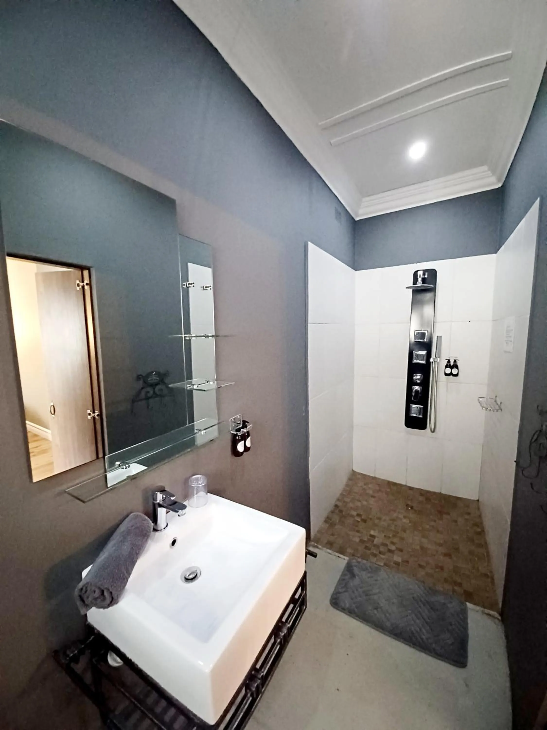 Bathroom in Casa Cara Guest House