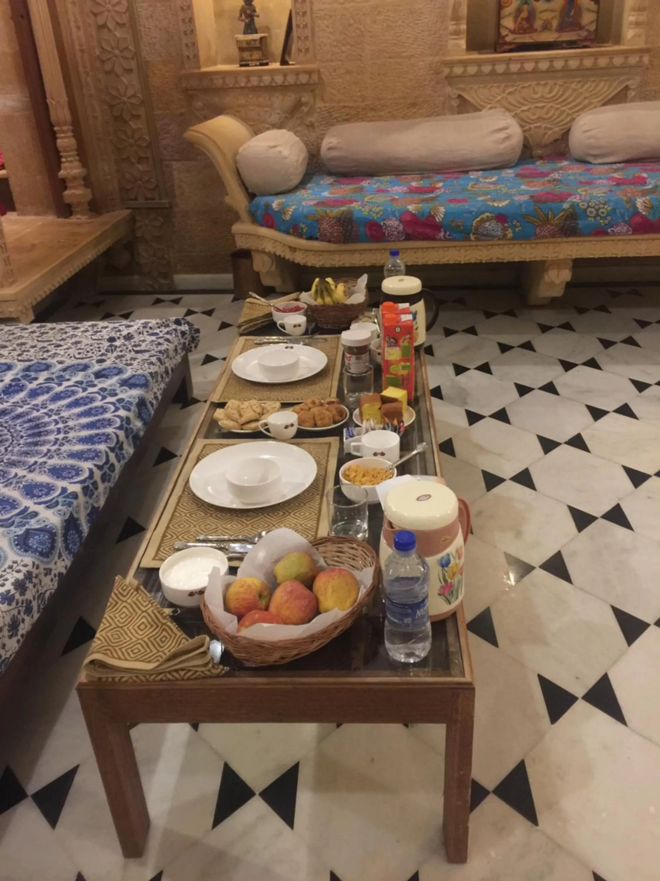 Food and drinks in Fort Villa