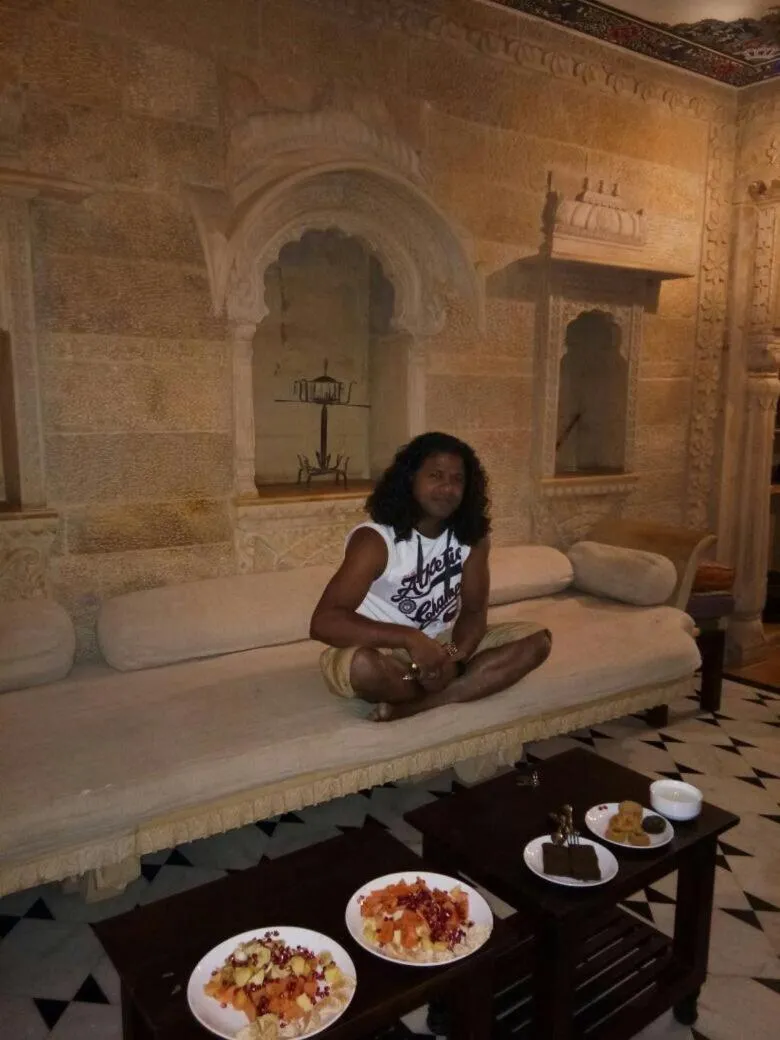 Restaurant/places to eat in Fort Villa