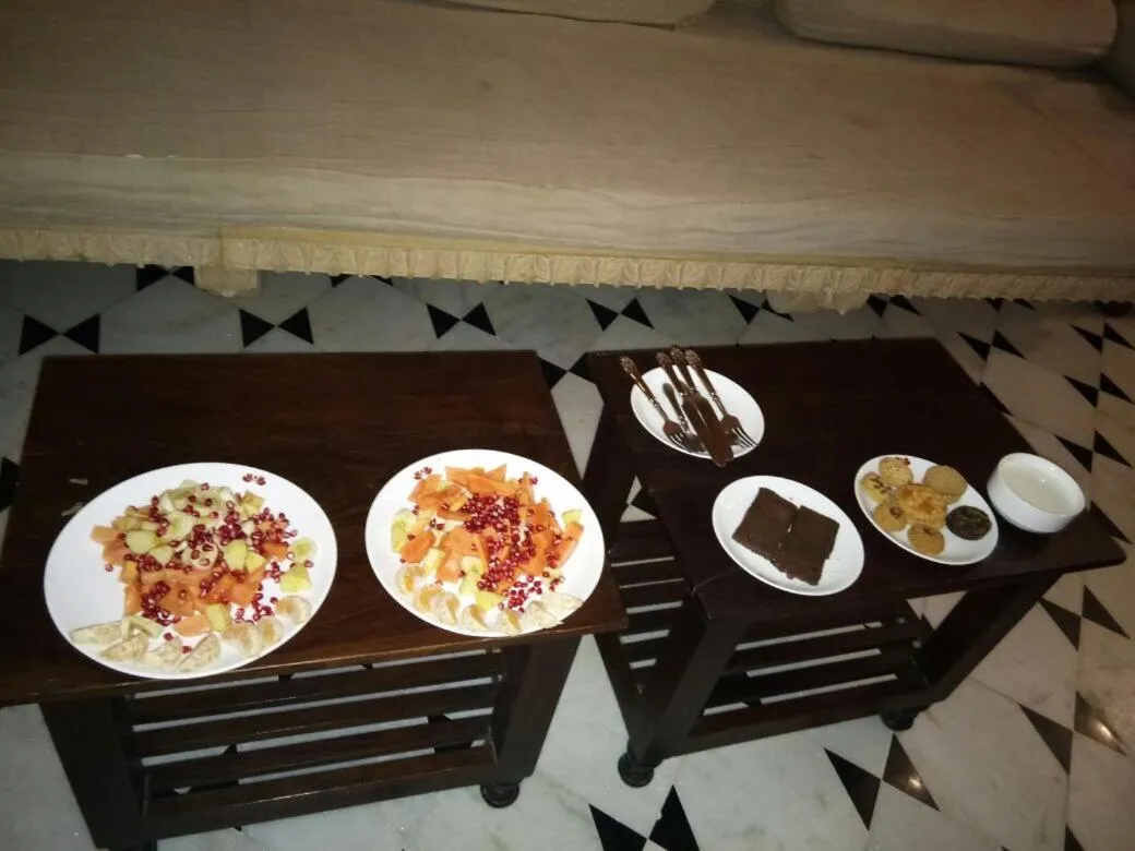 Restaurant/places to eat in Fort Villa