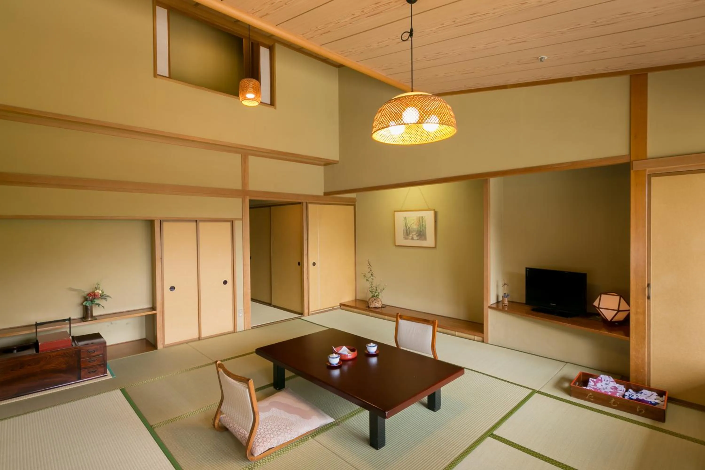 Photo of the whole room in Shima Tamura