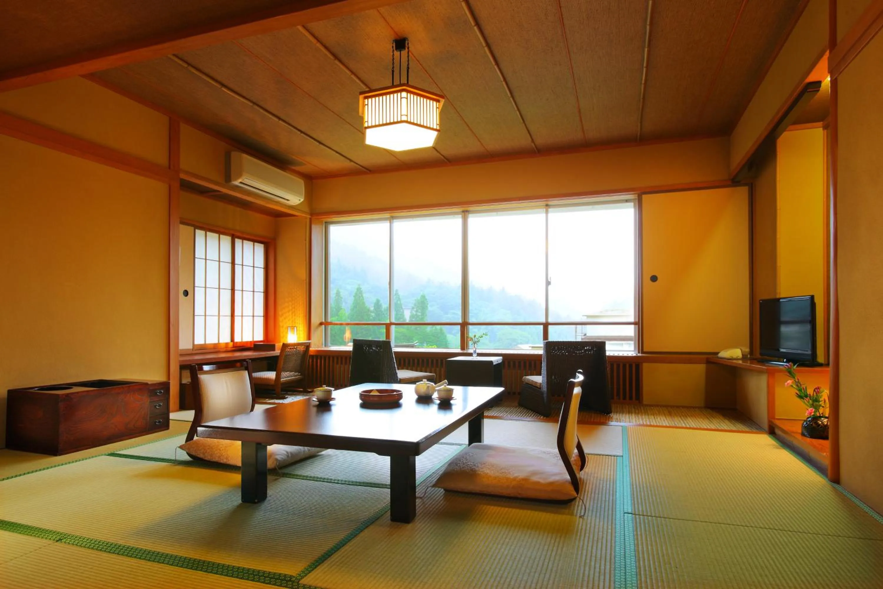 Photo of the whole room in Shima Tamura