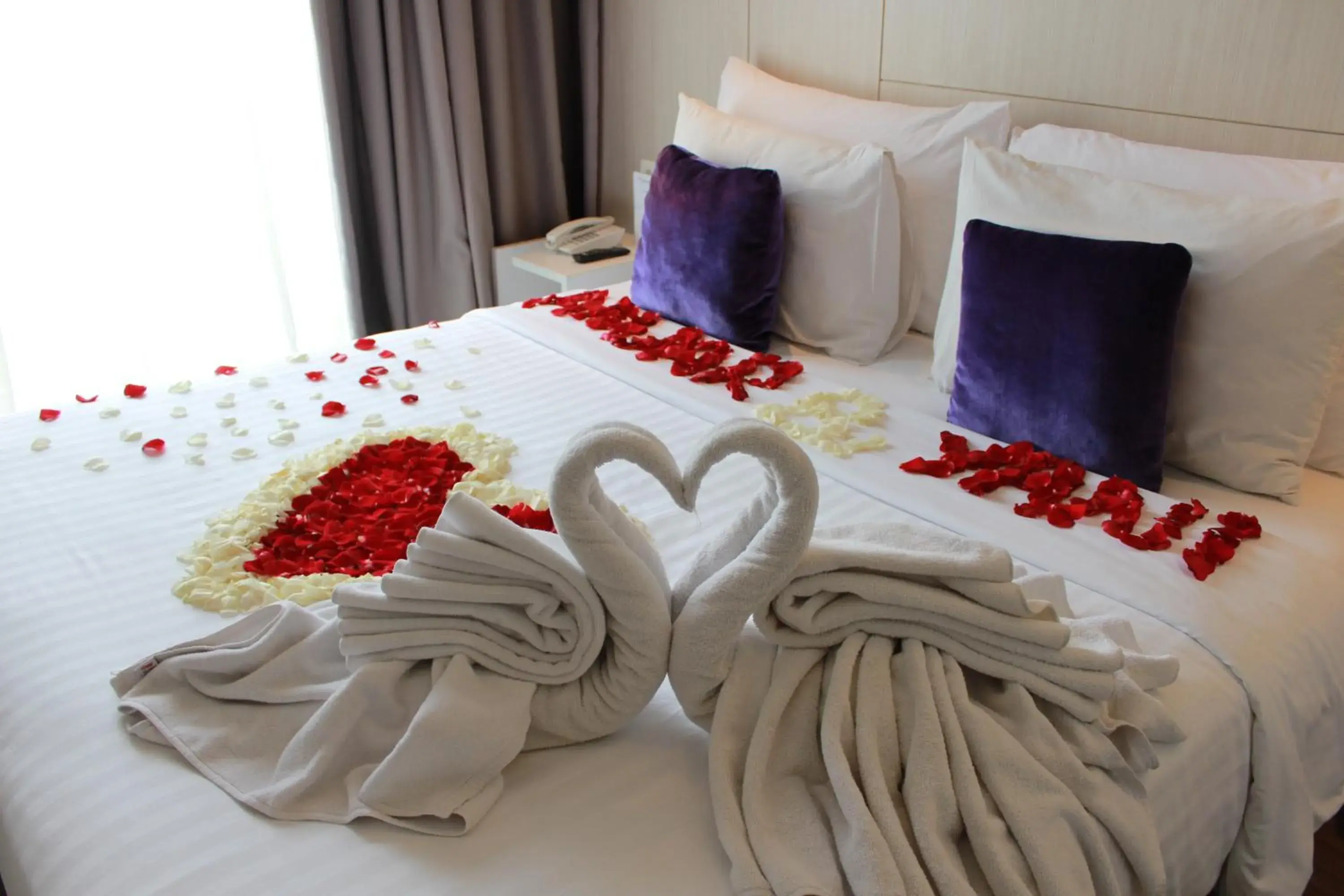 Decorative detail, Bed in Swiss-Belinn Cikarang Decorative detail, Bed in Swiss-Belinn Cikarang