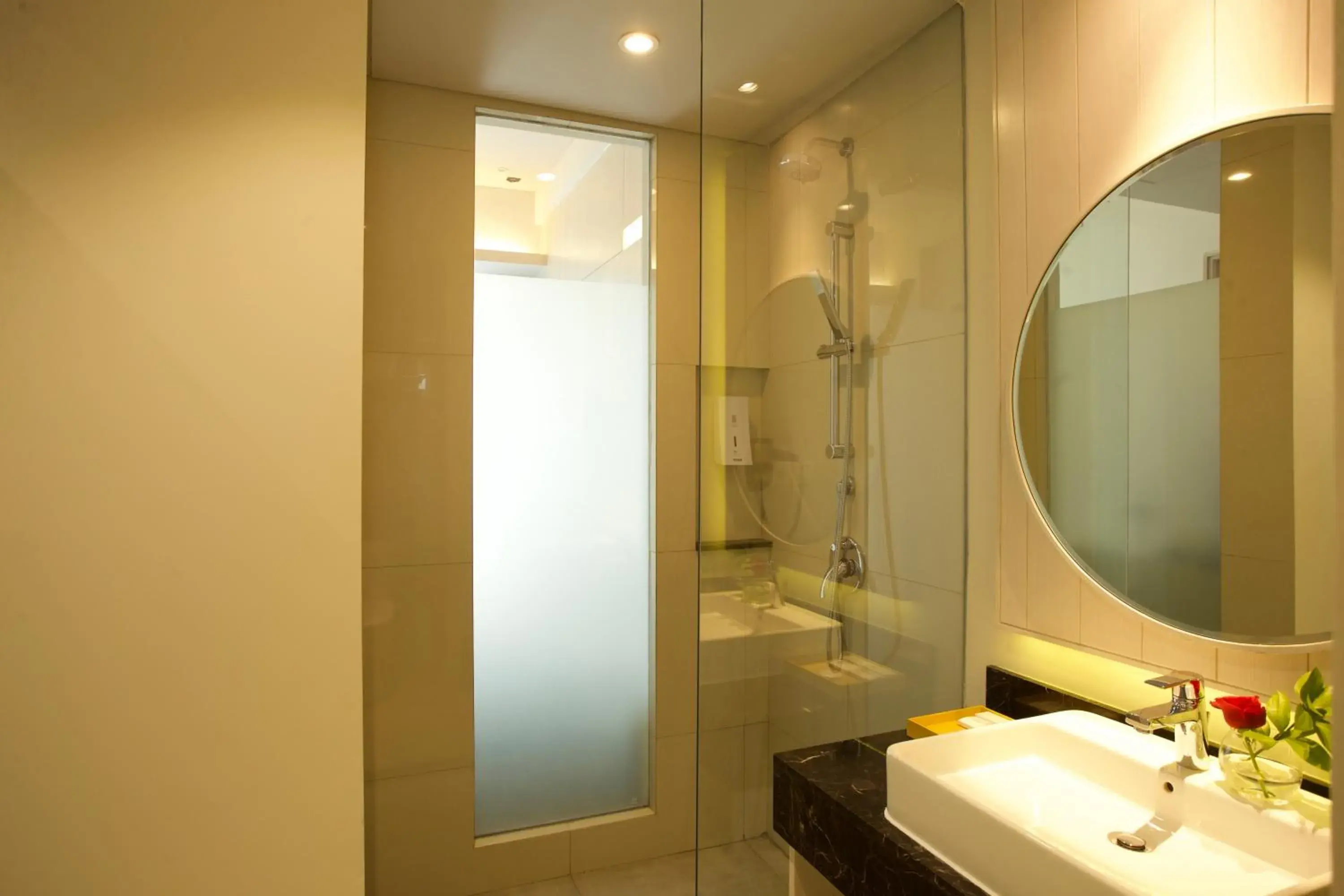 Deluxe Double Room in Swiss-Belinn Cikarang Deluxe Double Room in Swiss-Belinn Cikarang