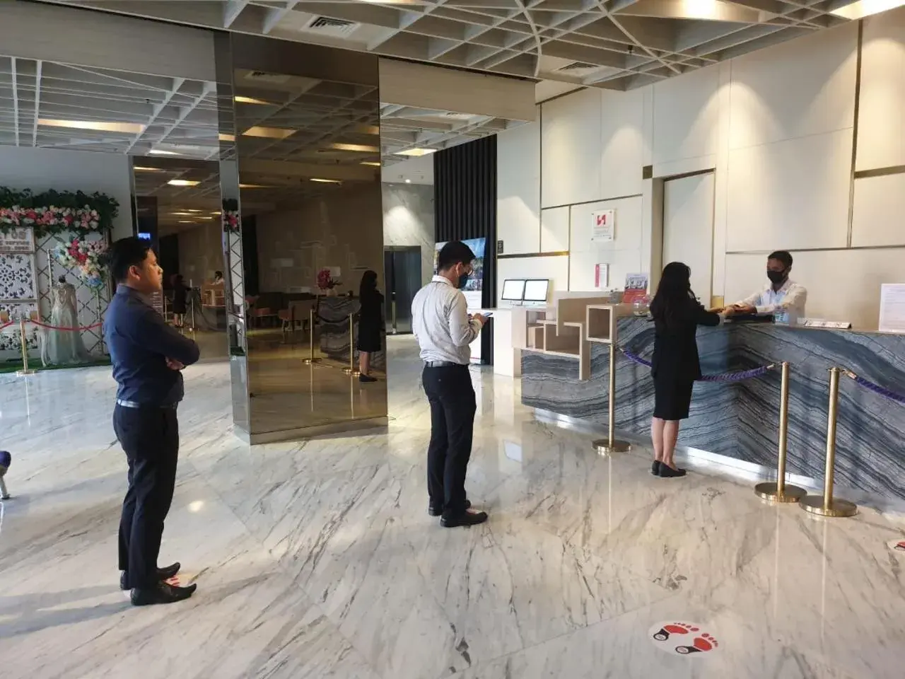 Lobby or reception in Swiss-Belinn Cikarang Lobby or reception in Swiss-Belinn Cikarang