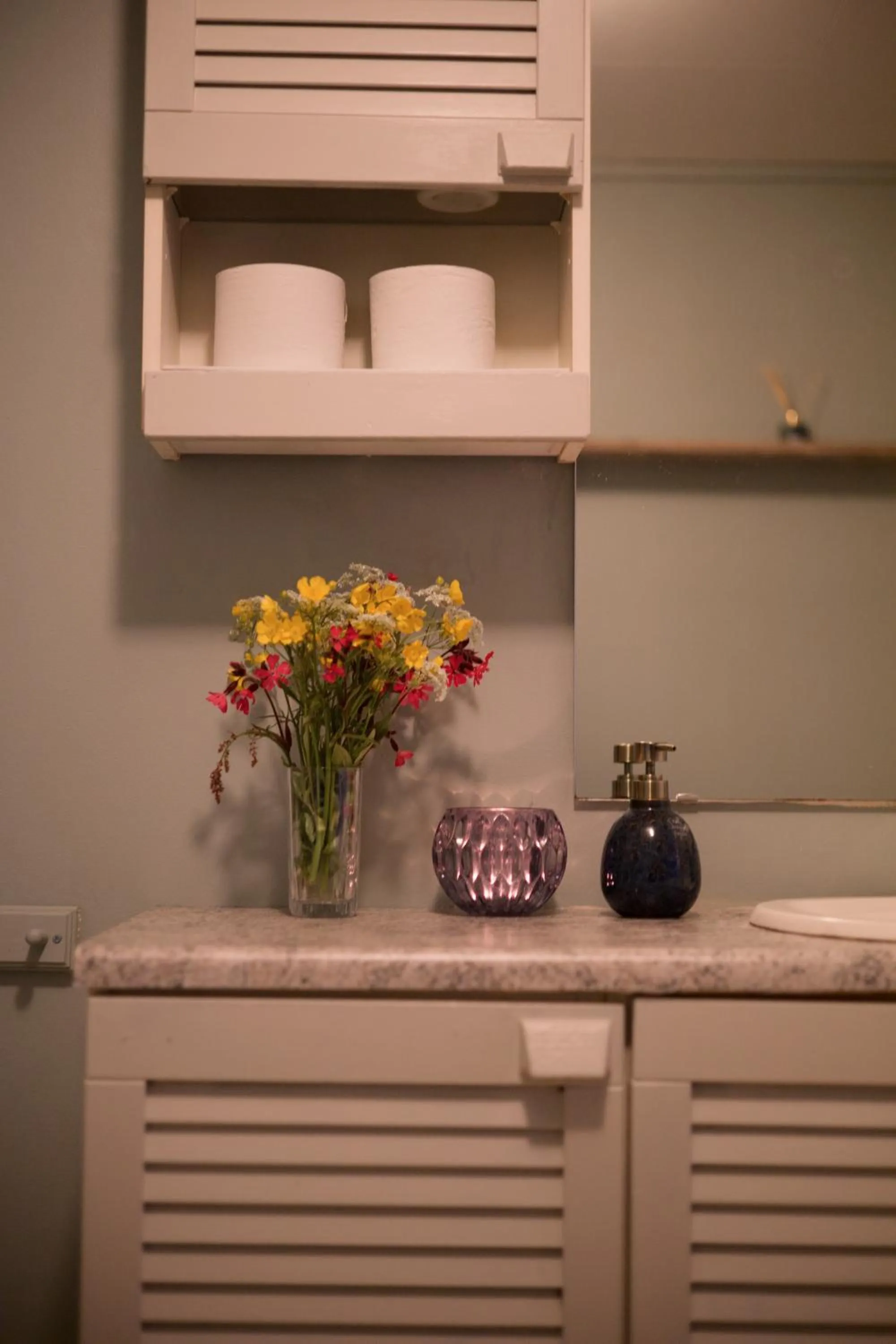 Bathroom in Lydersen Rorbuer Budget Hostel & Private Apartments