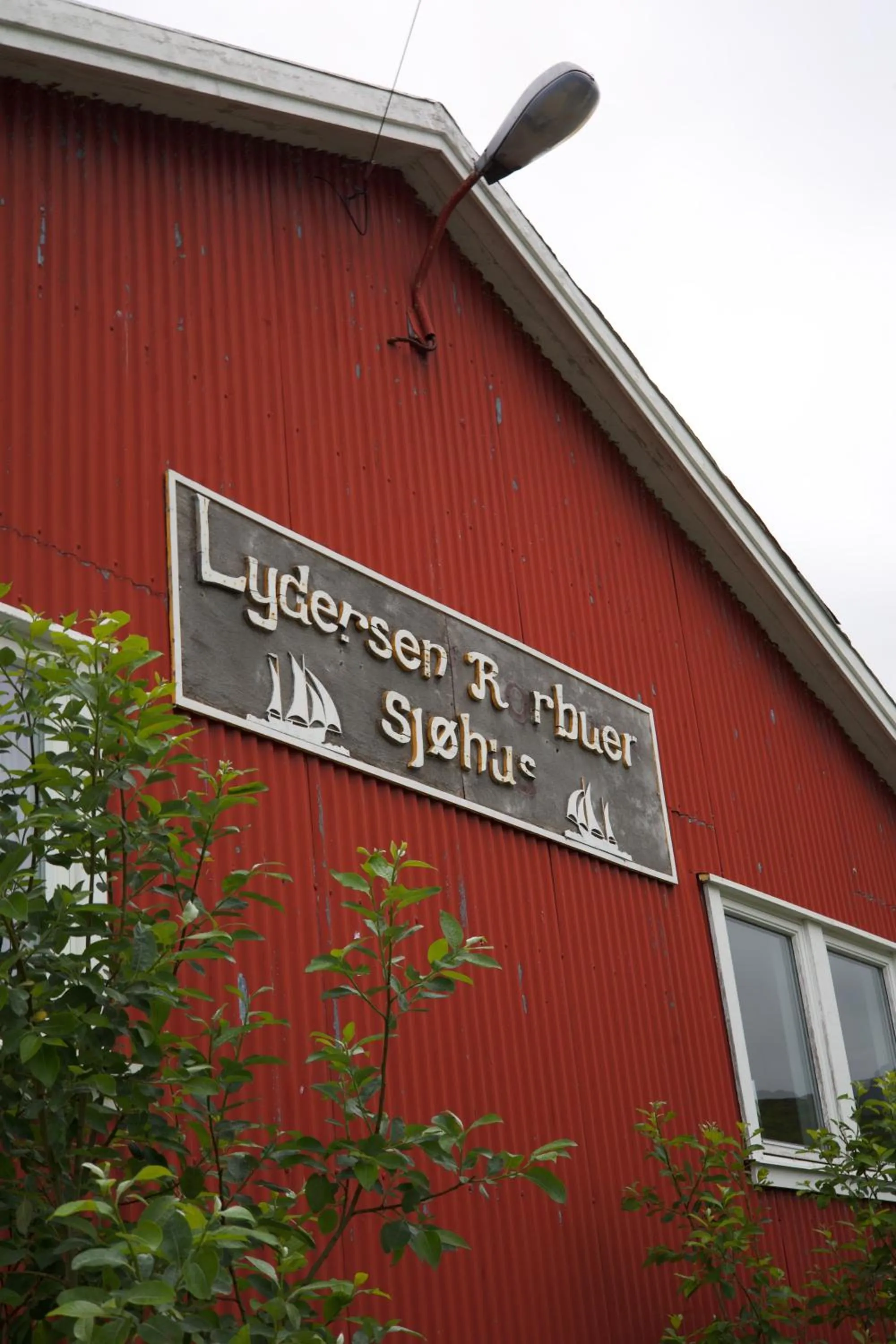 Property building in Lydersen Rorbuer Budget Hostel & Private Apartments