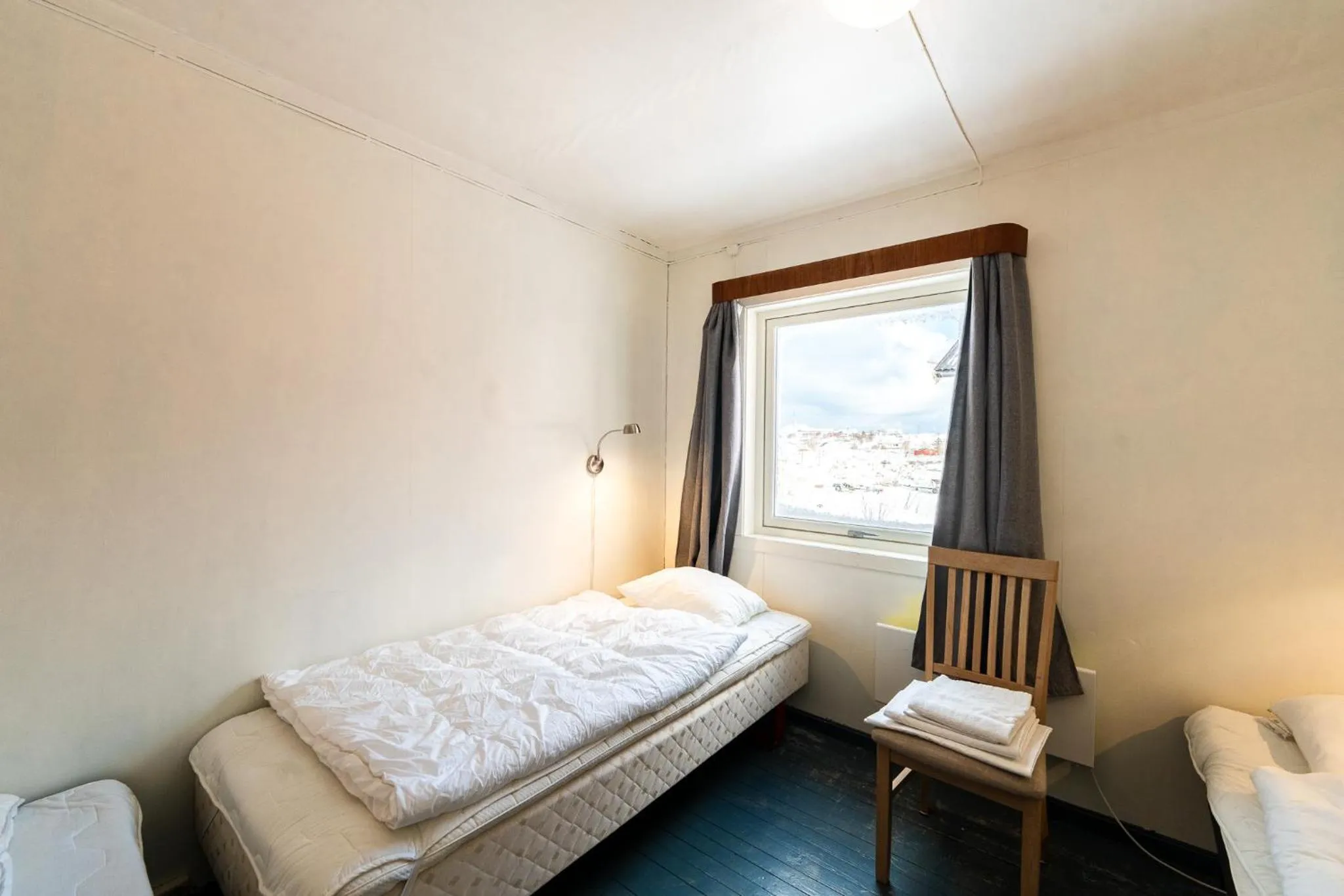 Bed in Lydersen Rorbuer Budget Hostel & Private Apartments