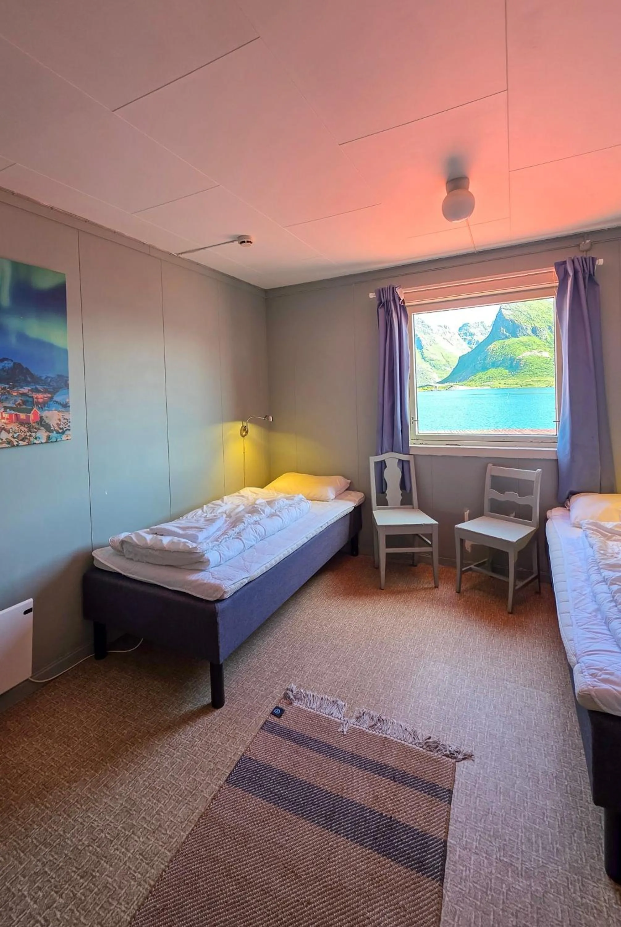 Bed in Lydersen Rorbuer Budget Hostel & Private Apartments