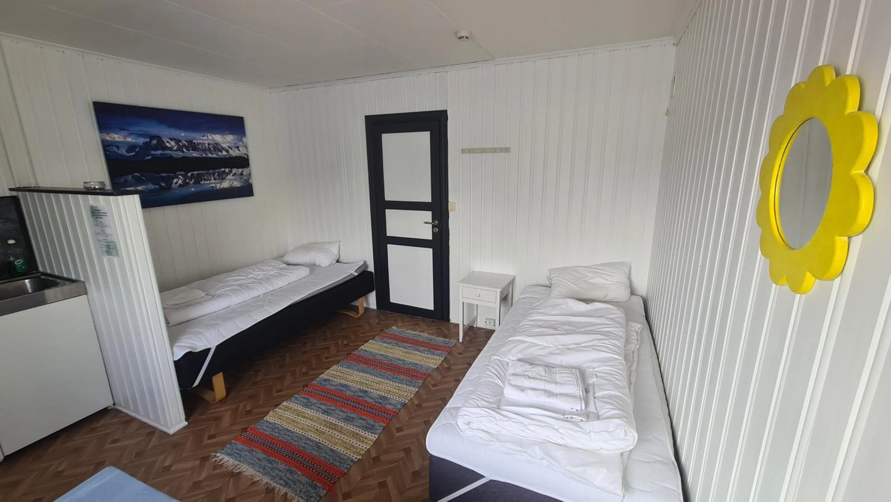 Bed in Lydersen Rorbuer Budget Hostel & Private Apartments