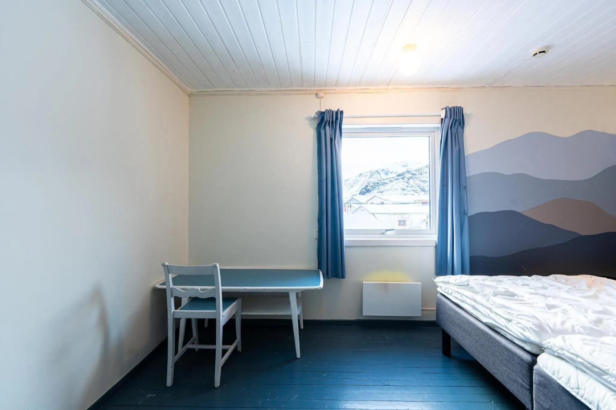 Bed in Lydersen Rorbuer Budget Hostel & Private Apartments