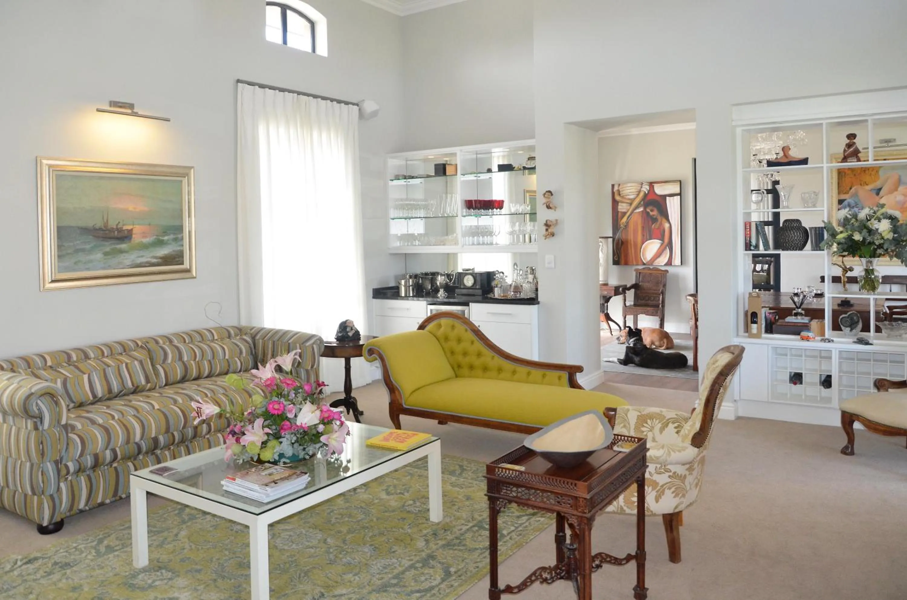 Communal lounge/ TV room in Vineyard Views Country House