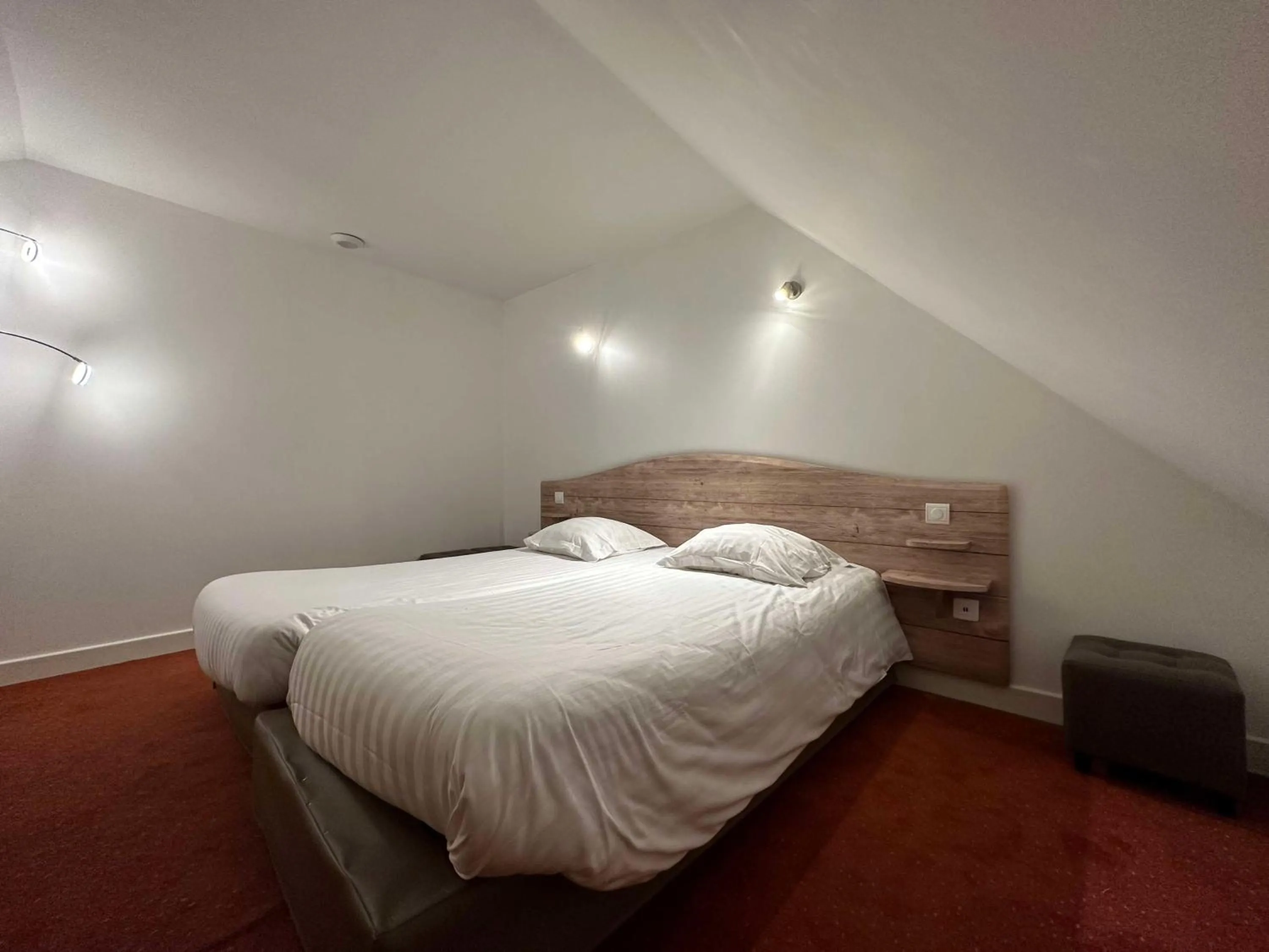 Bedroom, Bed in Best Western Le Pont d'Or