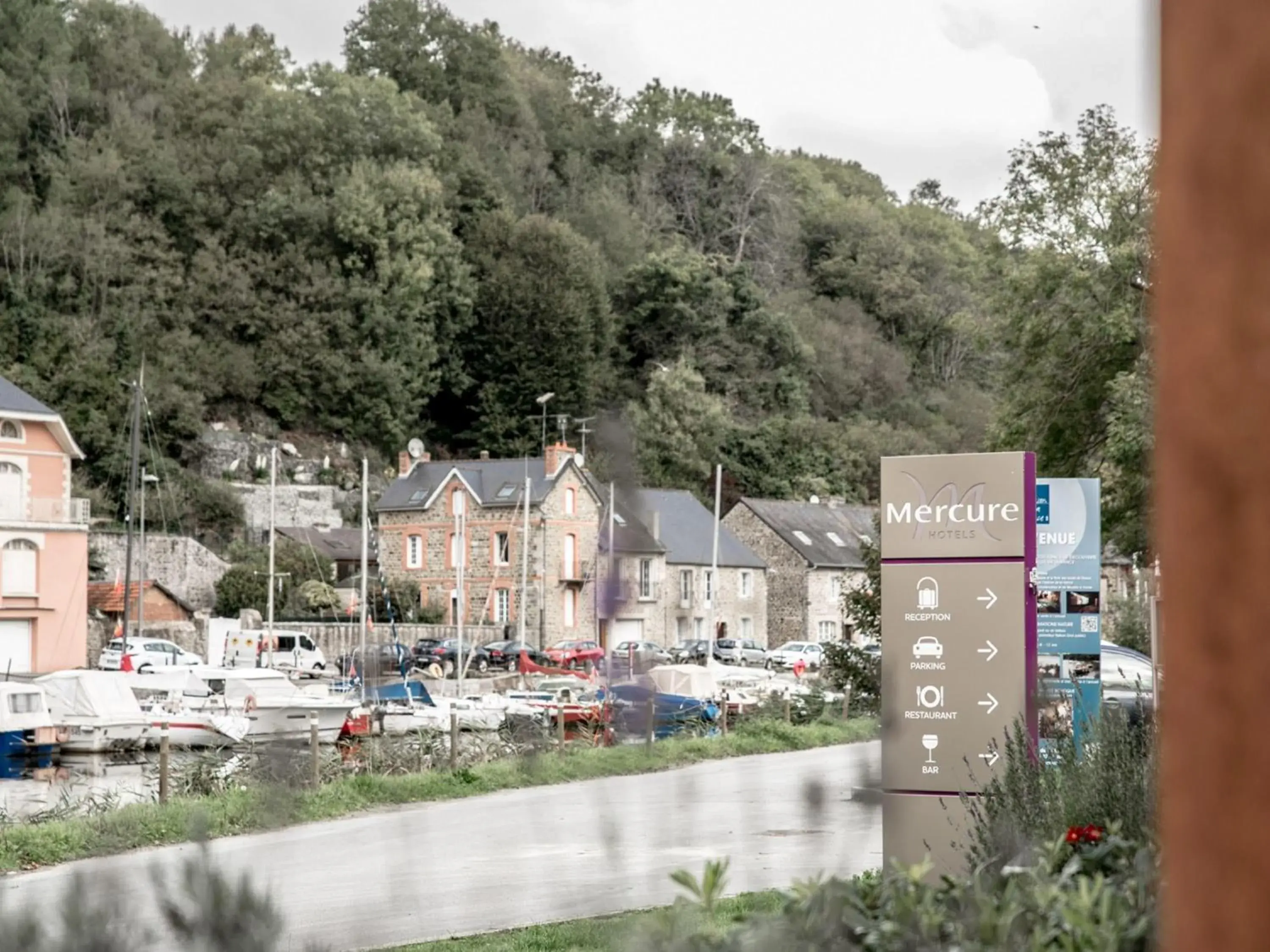 Property building in Mercure Dinan Port Le Jerzual Property building in Mercure Dinan Port Le Jerzual