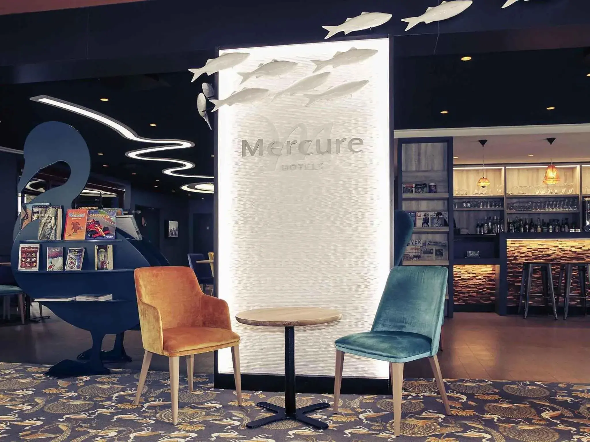 Lounge or bar in Mercure Dinan Port Le Jerzual Lounge or bar in Mercure Dinan Port Le Jerzual