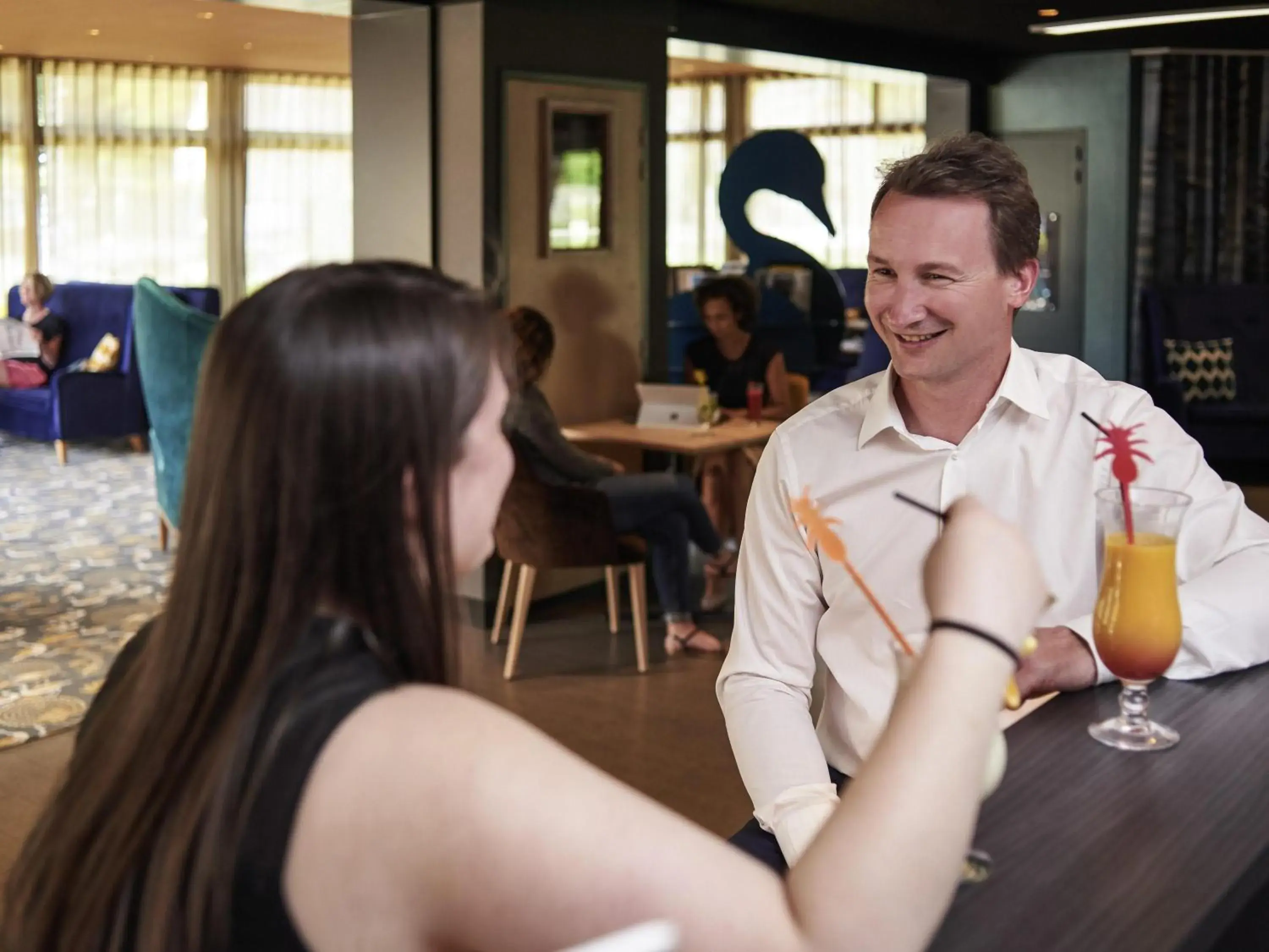 Lounge or bar in Mercure Dinan Port Le Jerzual Lounge or bar in Mercure Dinan Port Le Jerzual