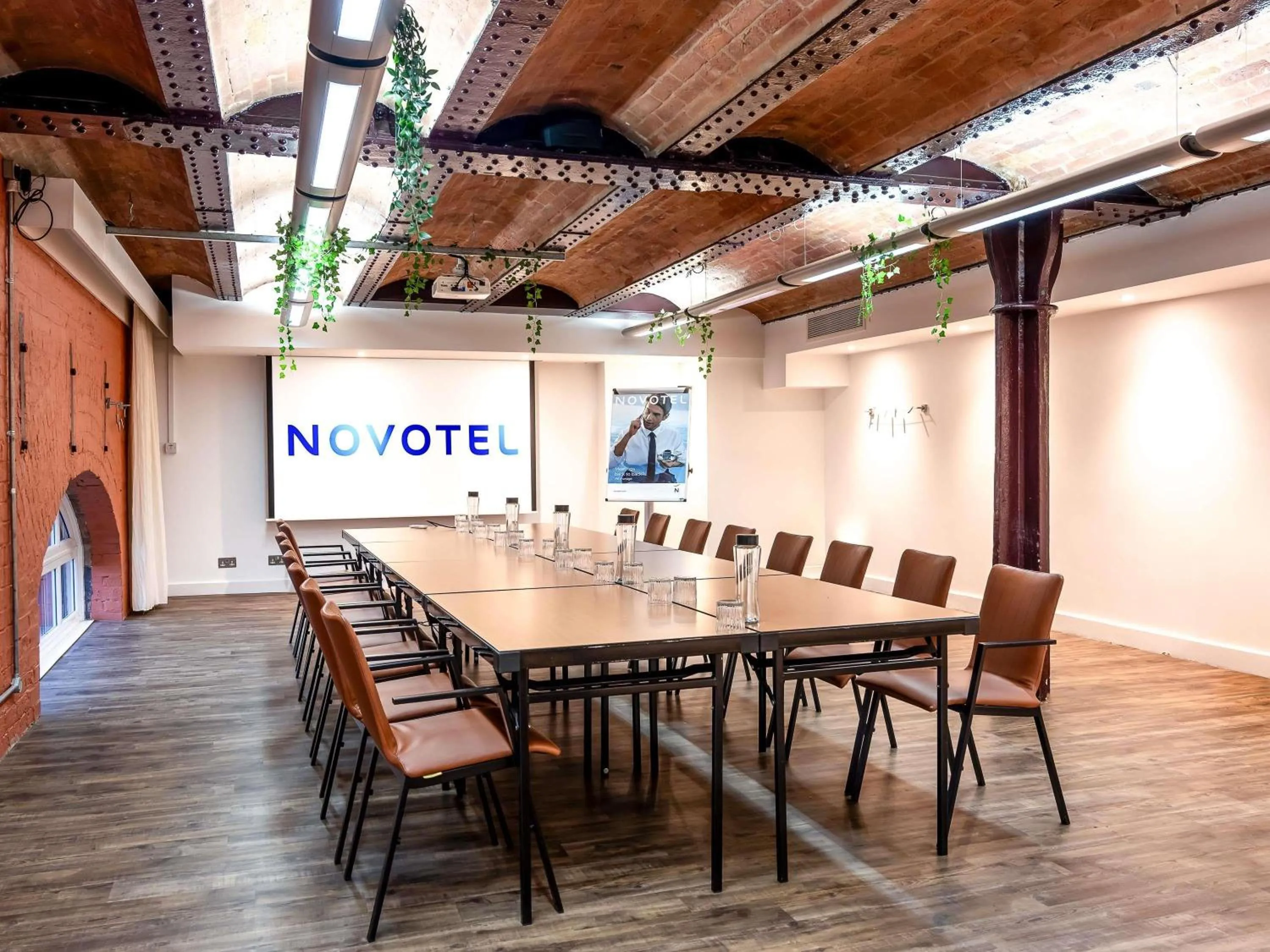 Meeting/conference room in Novotel Cardiff Centre