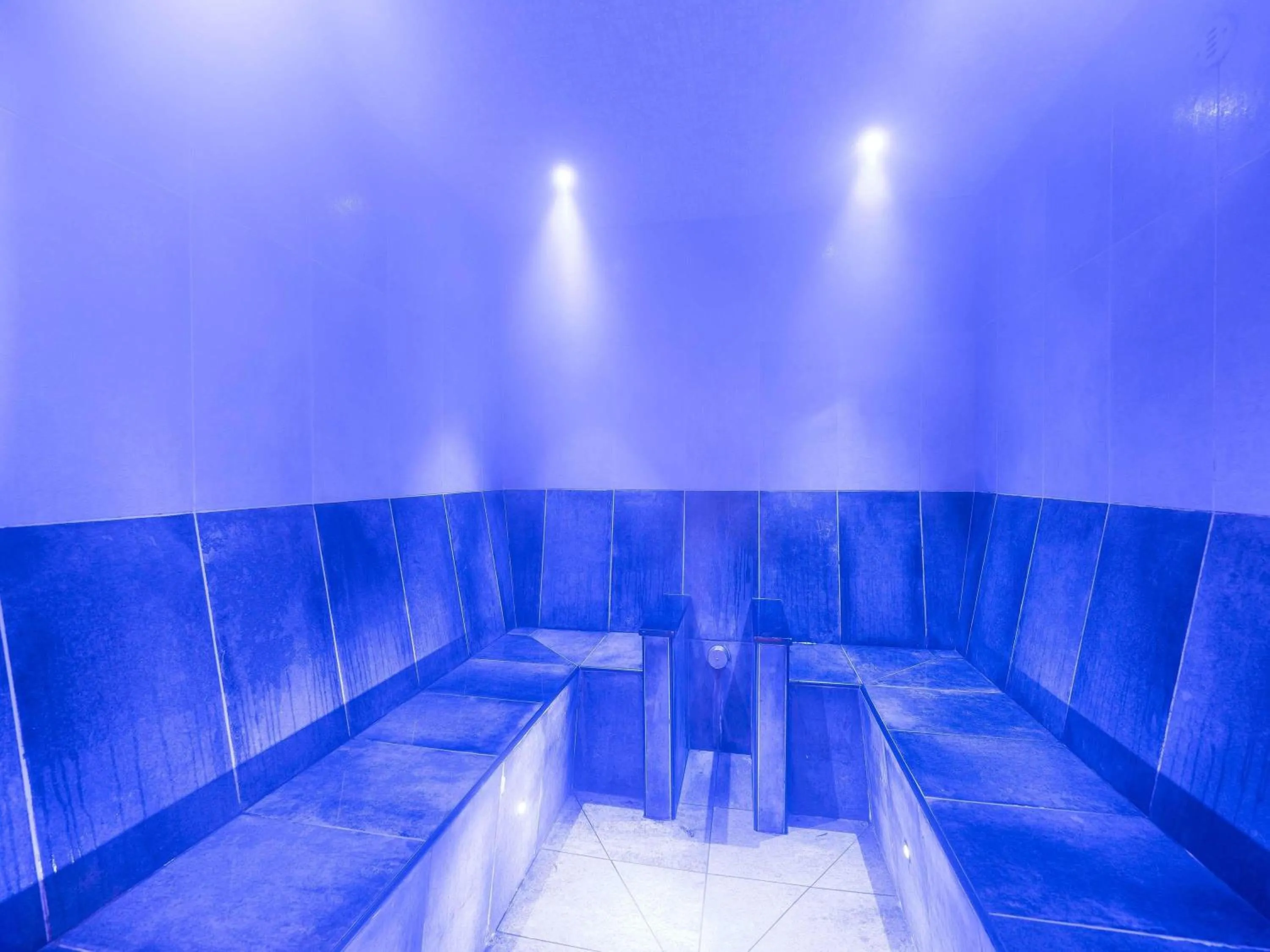 Pool view in Novotel Cardiff Centre