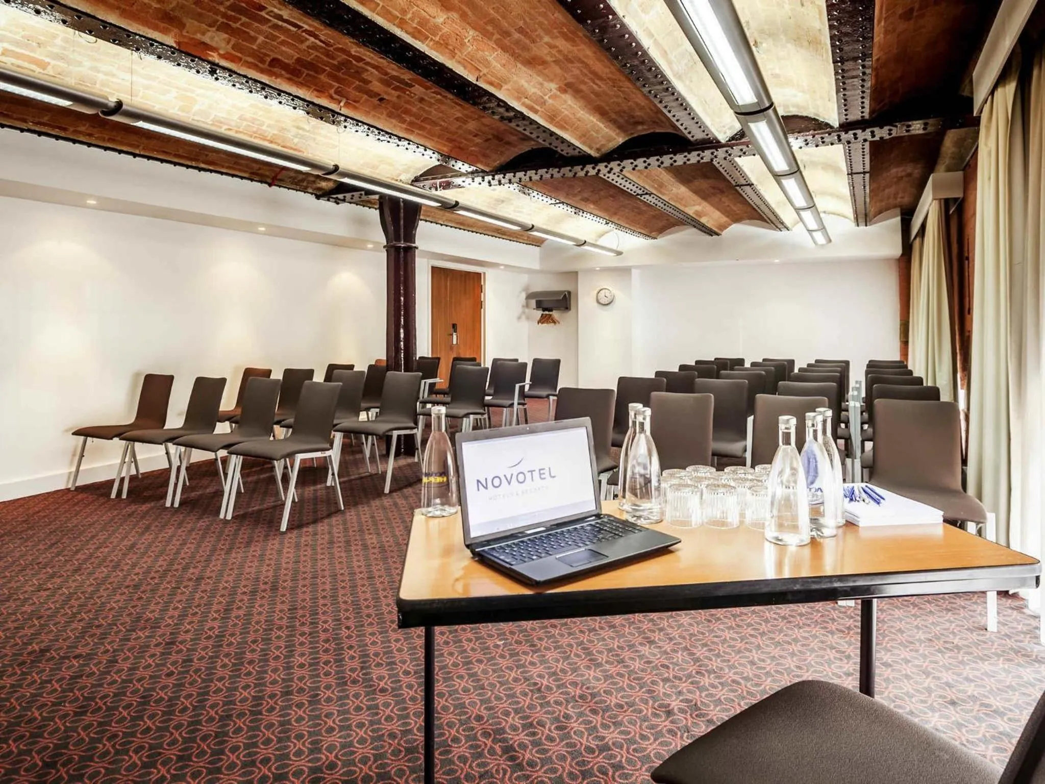 Meeting/conference room in Novotel Cardiff Centre