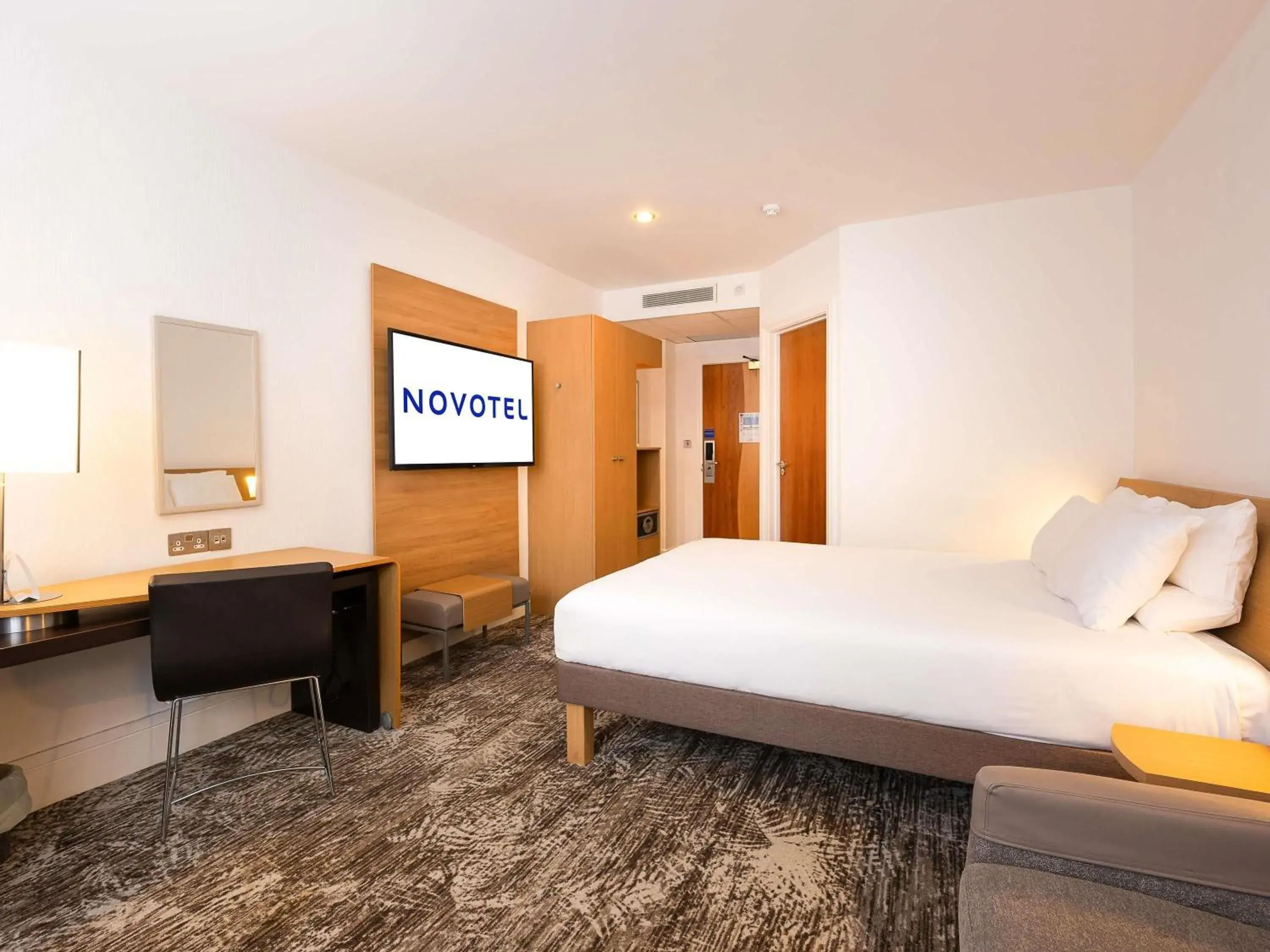 Double Room in Novotel Cardiff Centre Double Room in Novotel Cardiff Centre