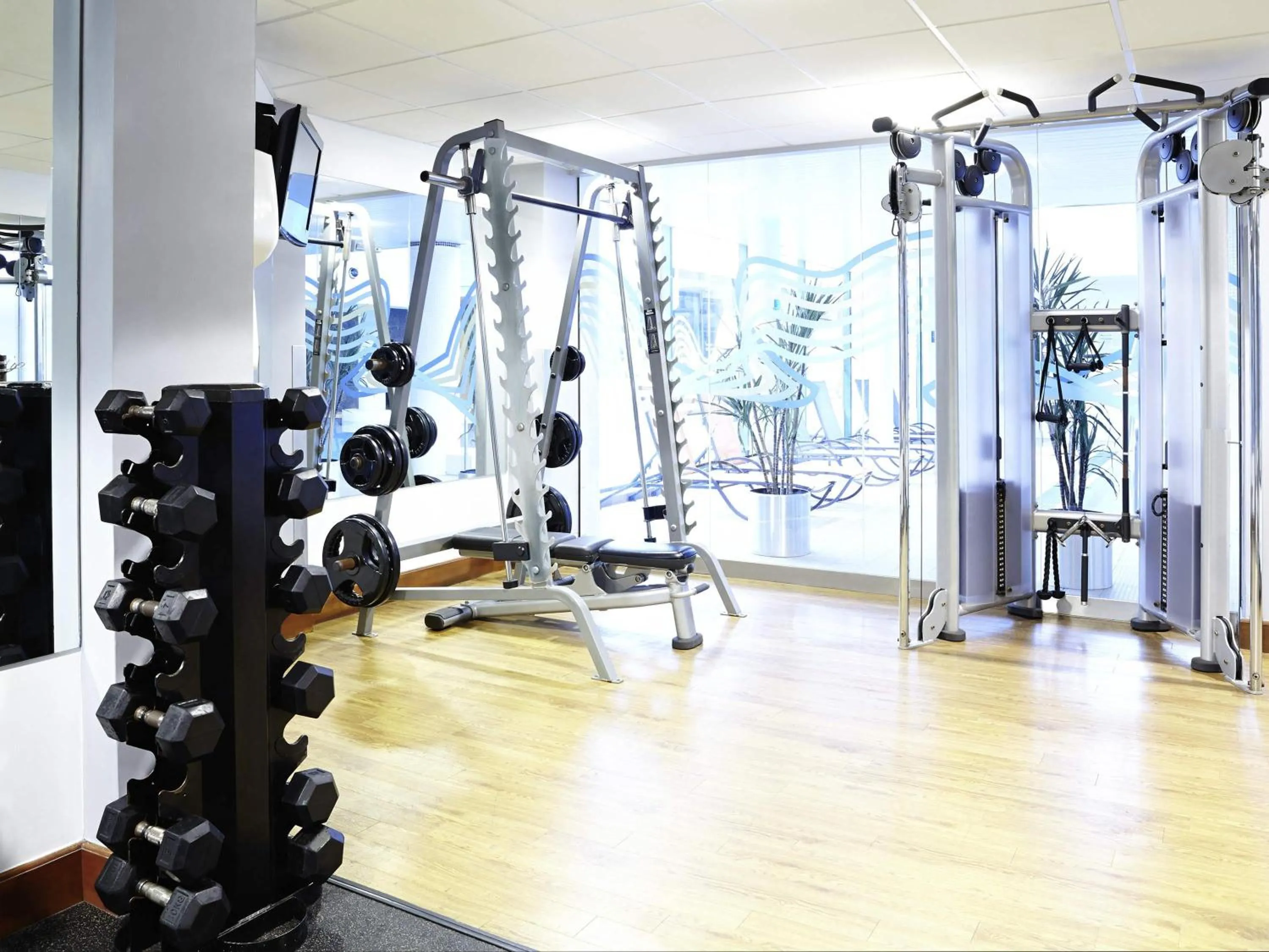 Fitness centre/facilities in Novotel Cardiff Centre