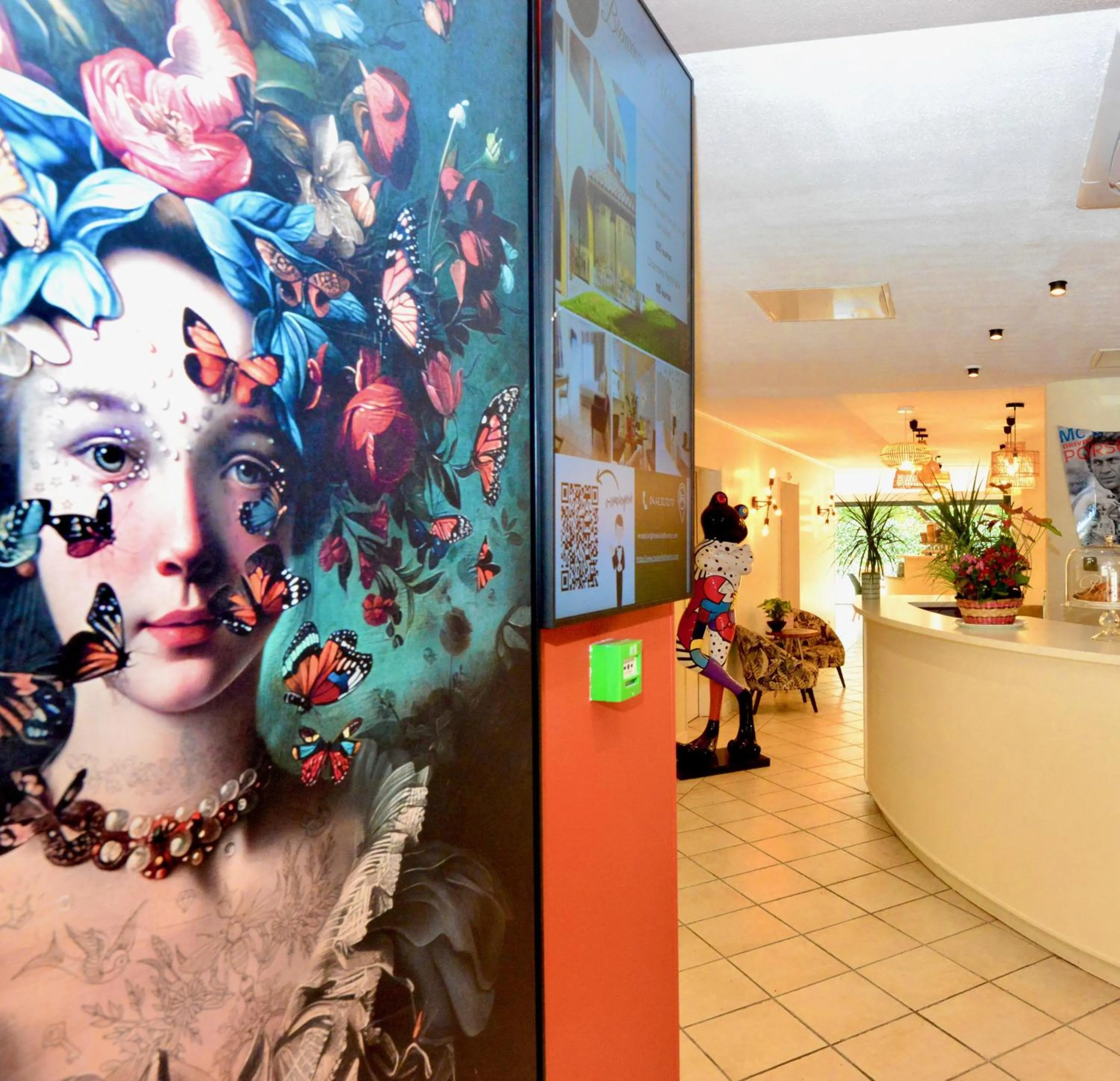 Lobby or reception in Sure Hotel by Best Western Gemenos en Provence