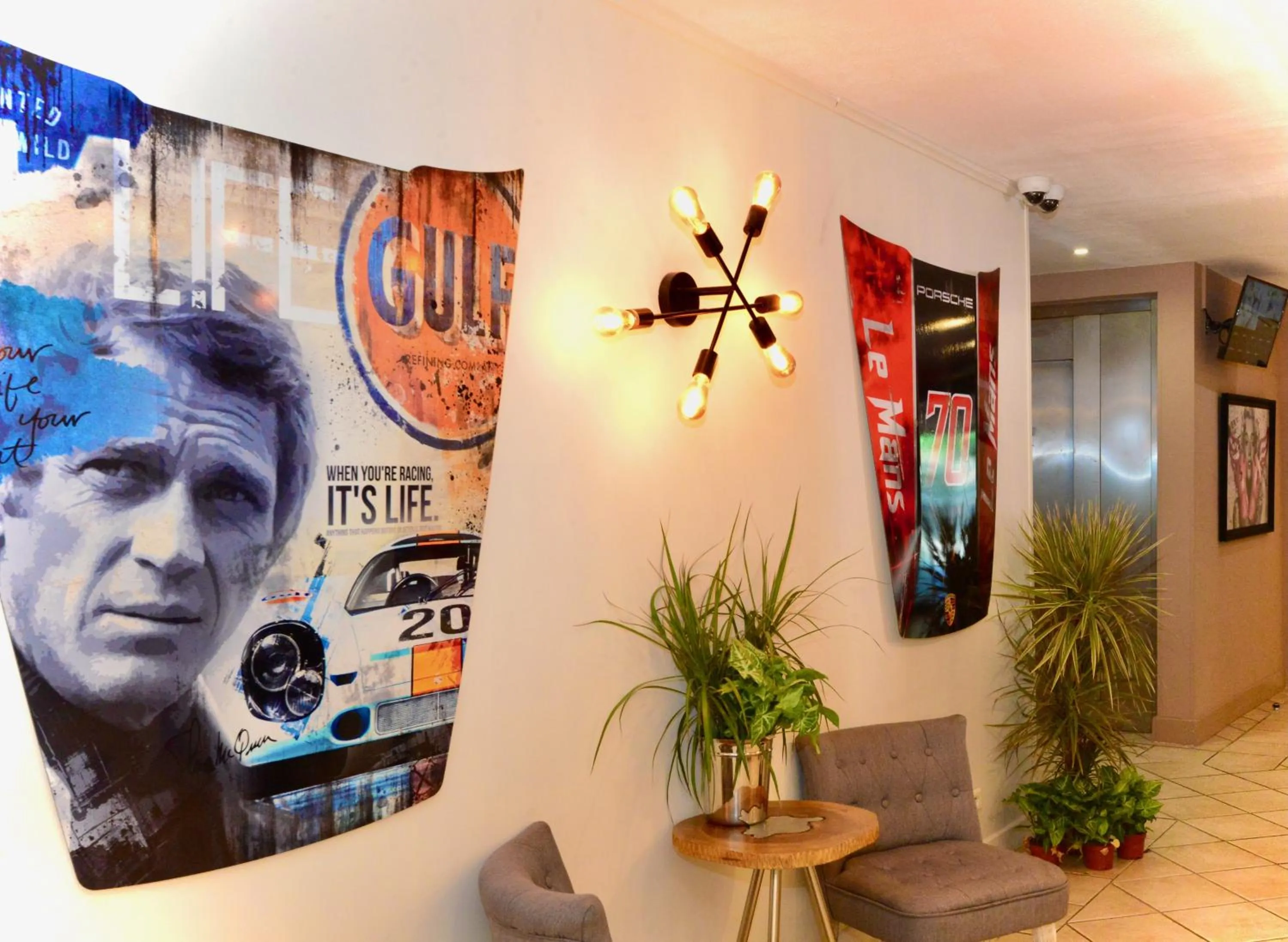 Lounge or bar in Best Western Gemenos Villa Florette