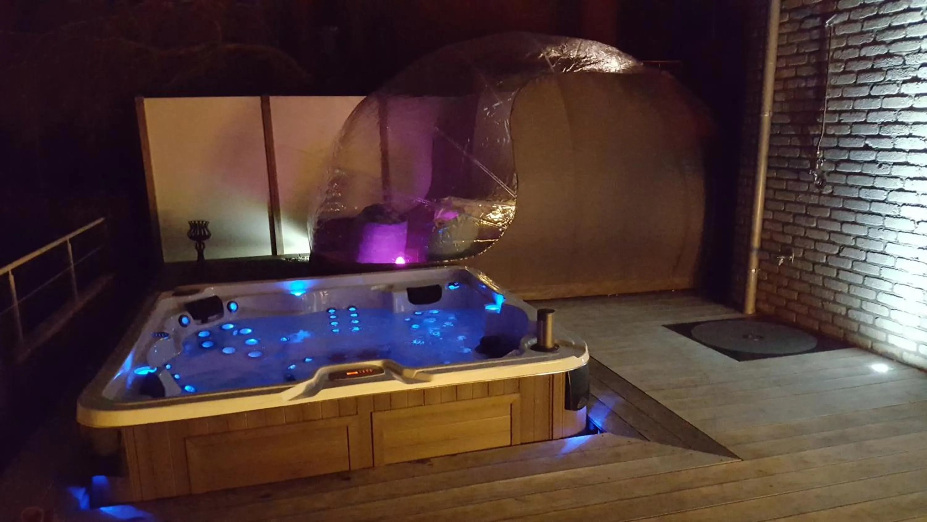 Hot Tub in PepinSphair