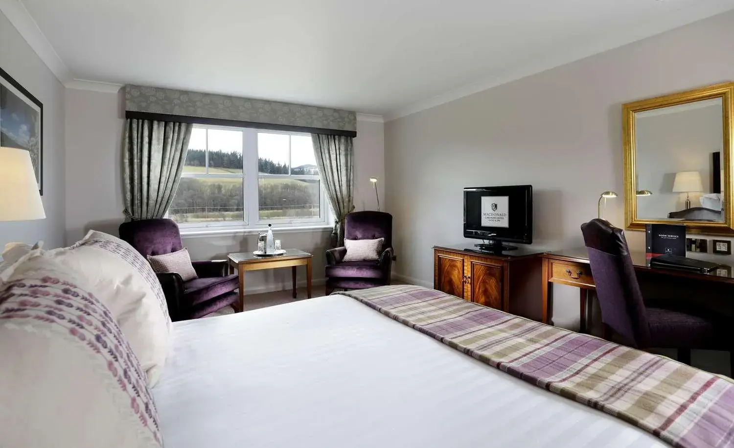 Bedroom, Bed in Macdonald Cardrona Hotel, Golf & Spa Bedroom, Bed in Macdonald Cardrona Hotel, Golf & Spa