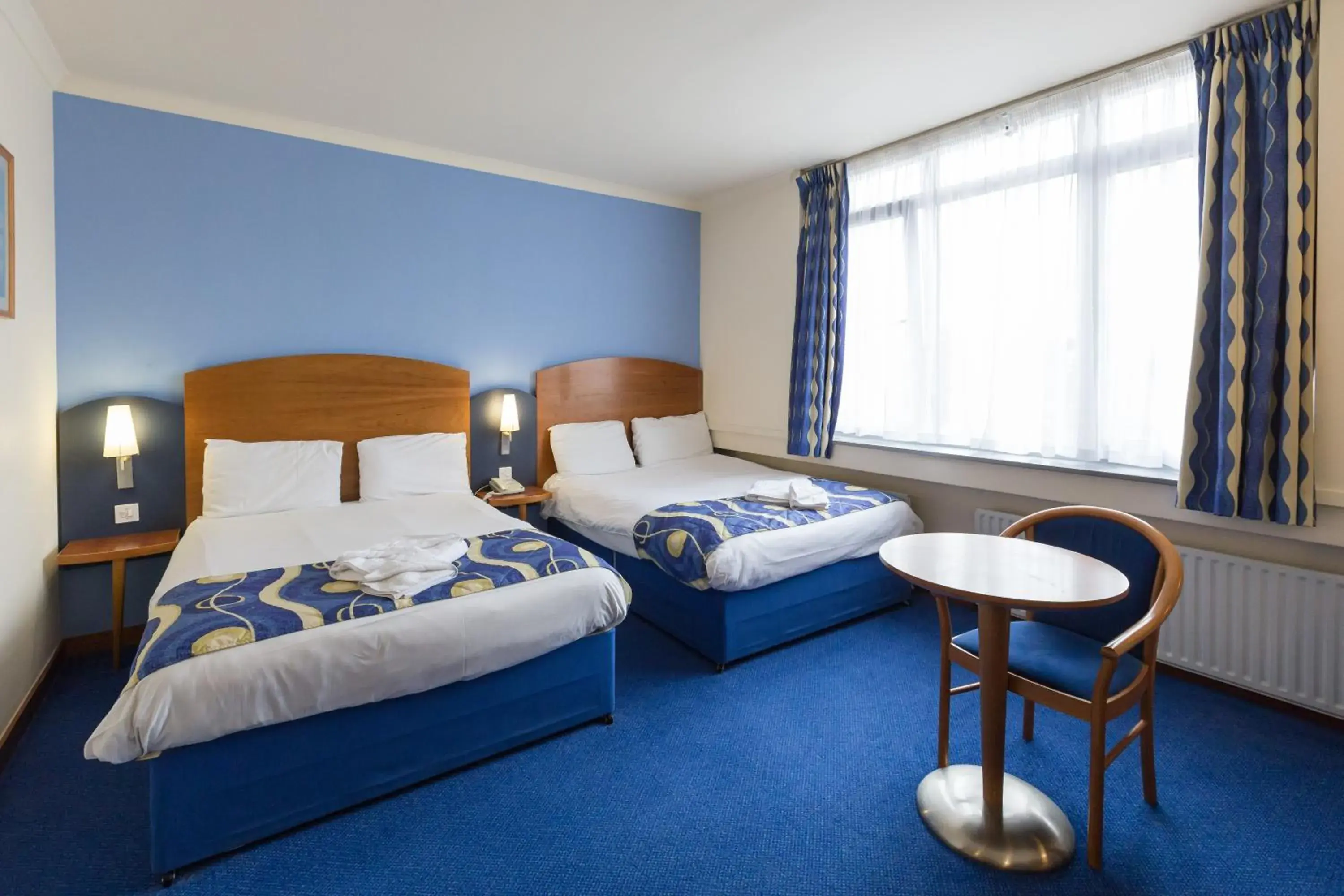 Twin Room in London - Wembley International Hotel Twin Room in London - Wembley International Hotel
