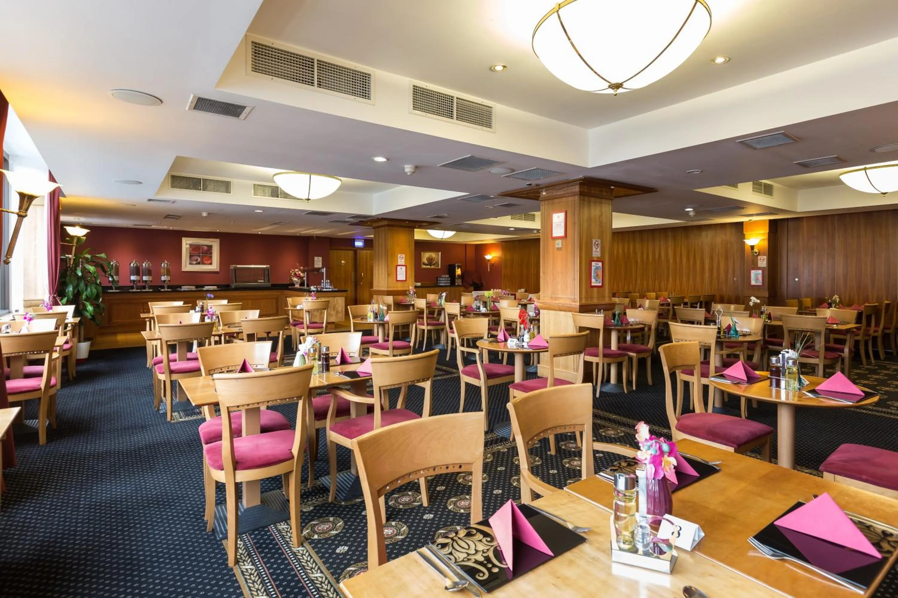 Restaurant/places to eat in London - Wembley International Hotel