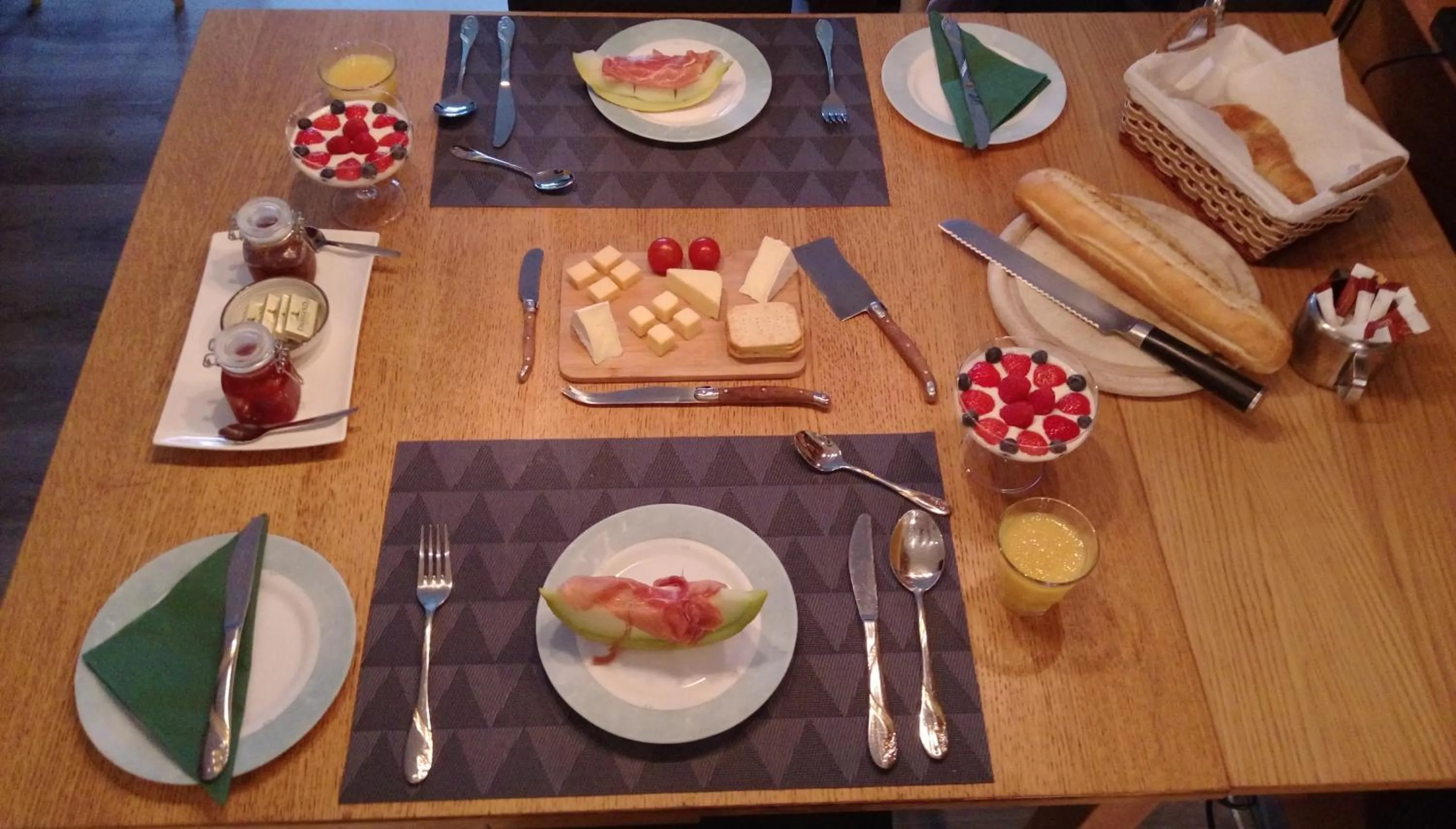 Breakfast in Bon Bed & Breakfast