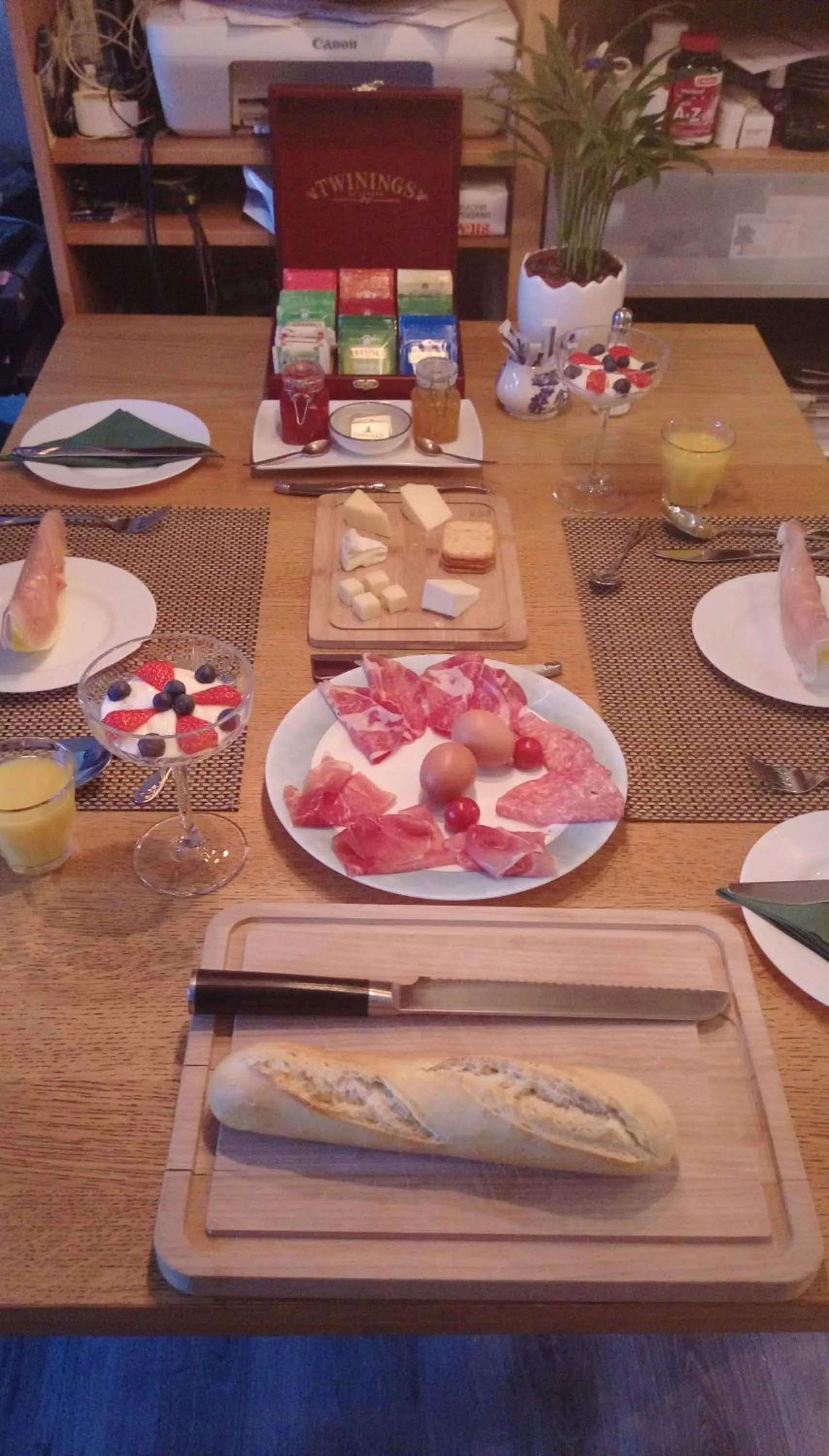 Breakfast in Bon Bed & Breakfast